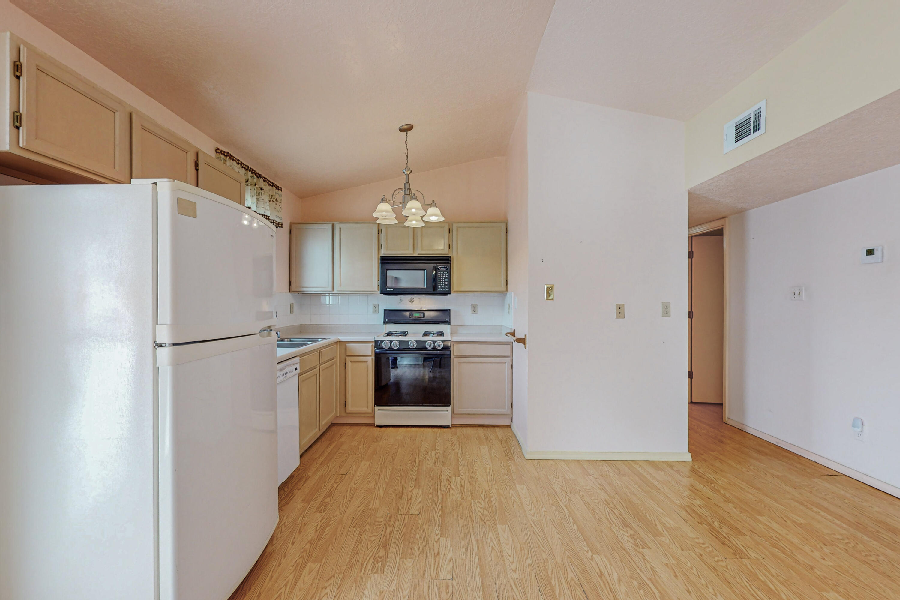 1074 Pandora Drive SW