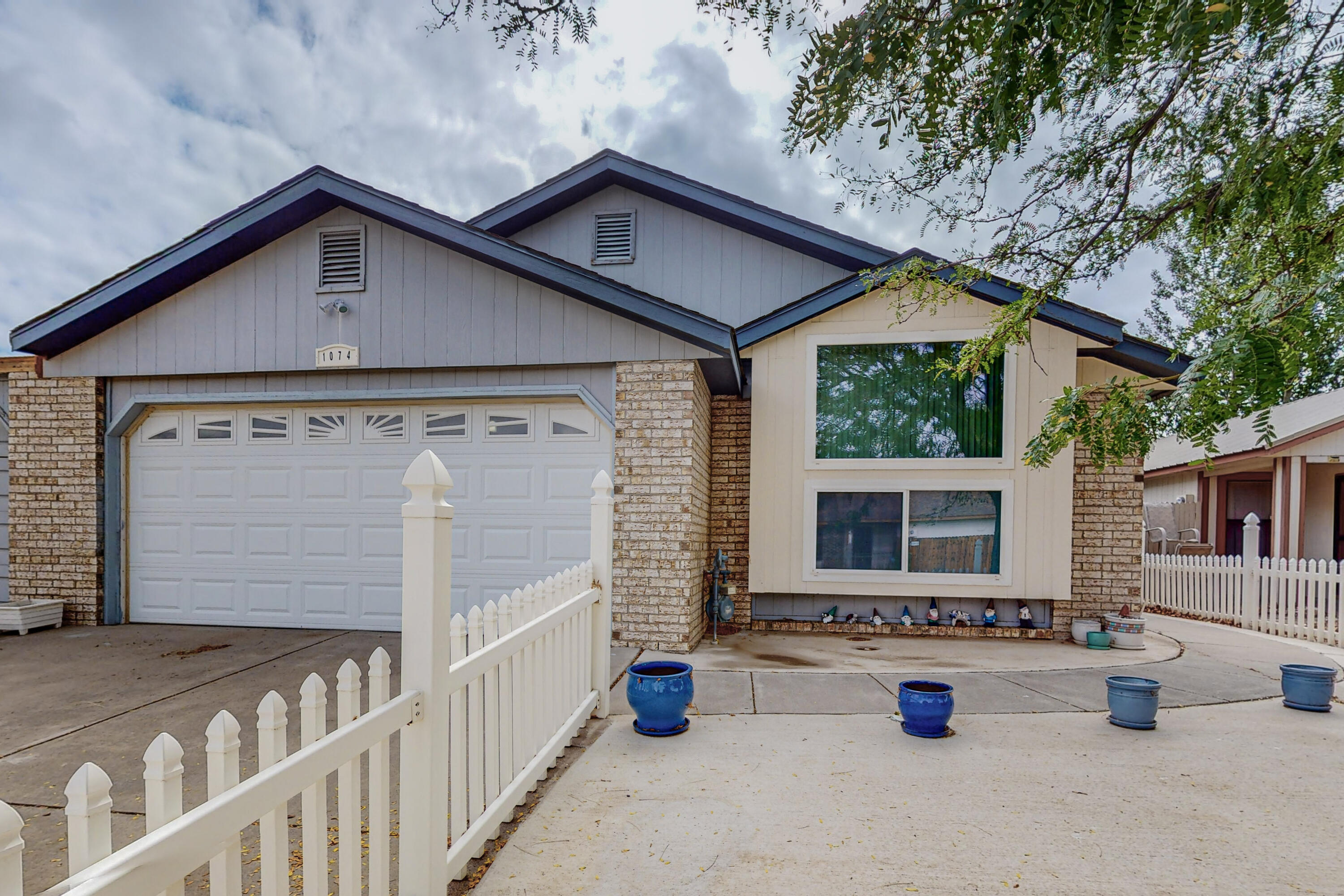 1074 Pandora Drive SW