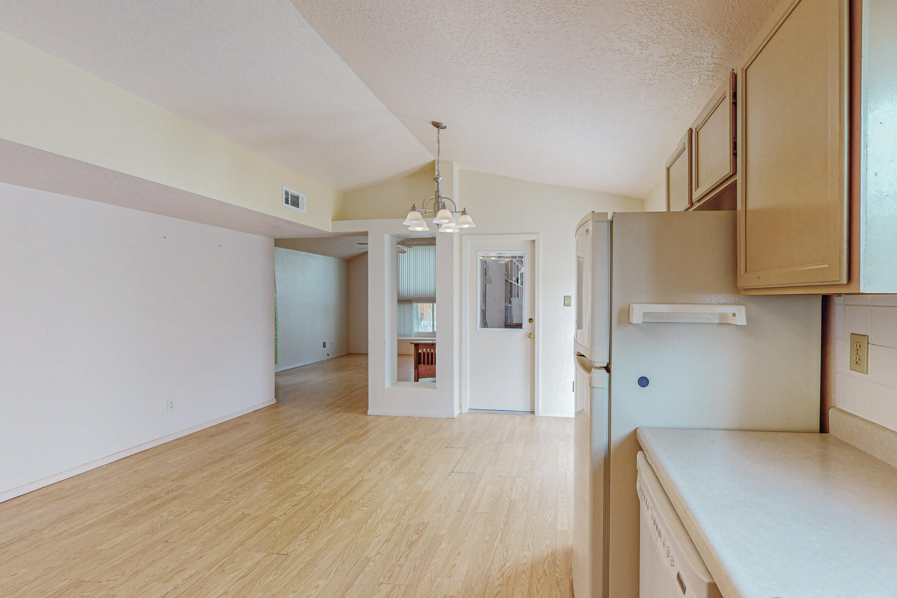 1074 Pandora Drive SW