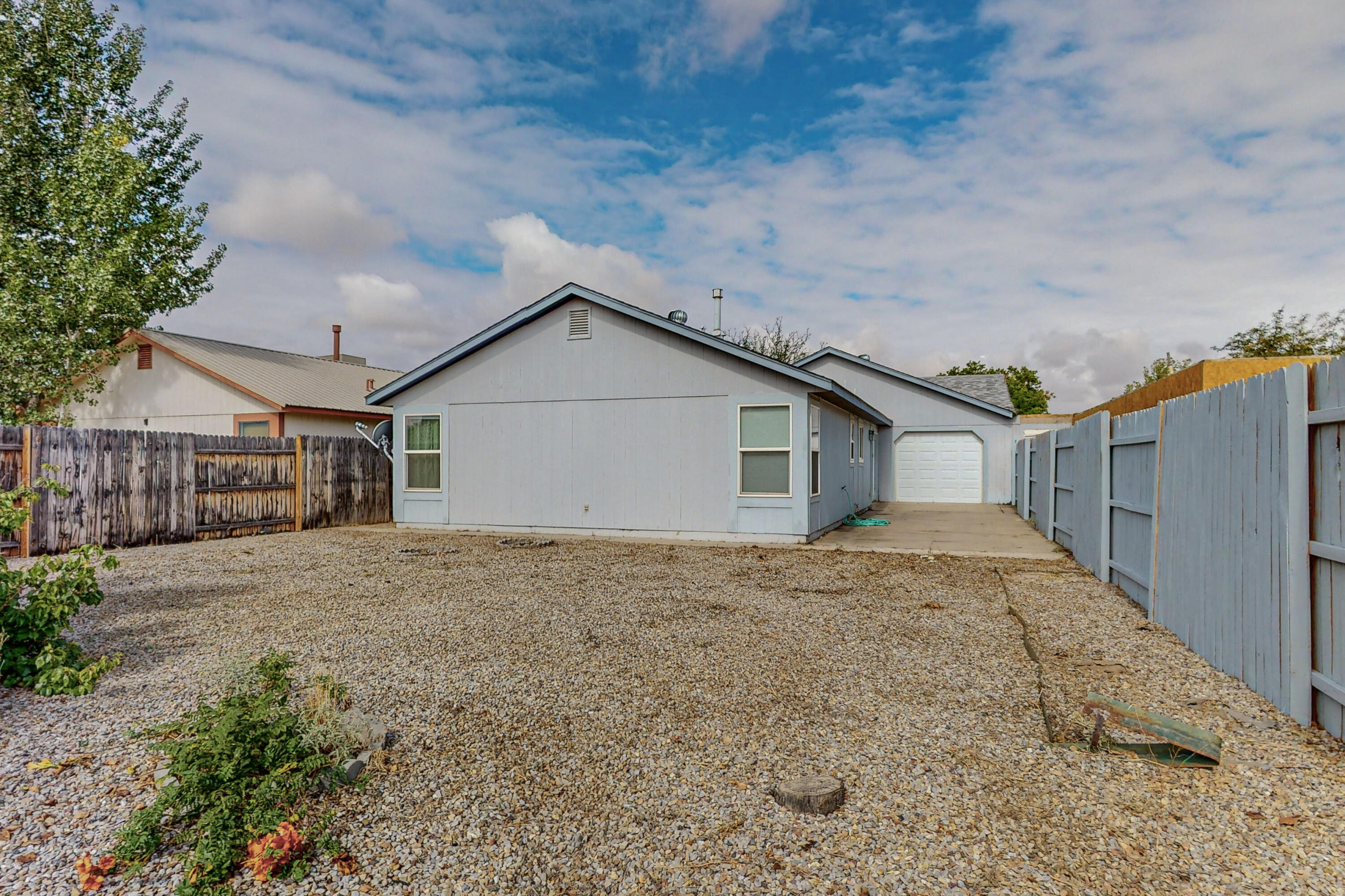 1074 Pandora Drive SW