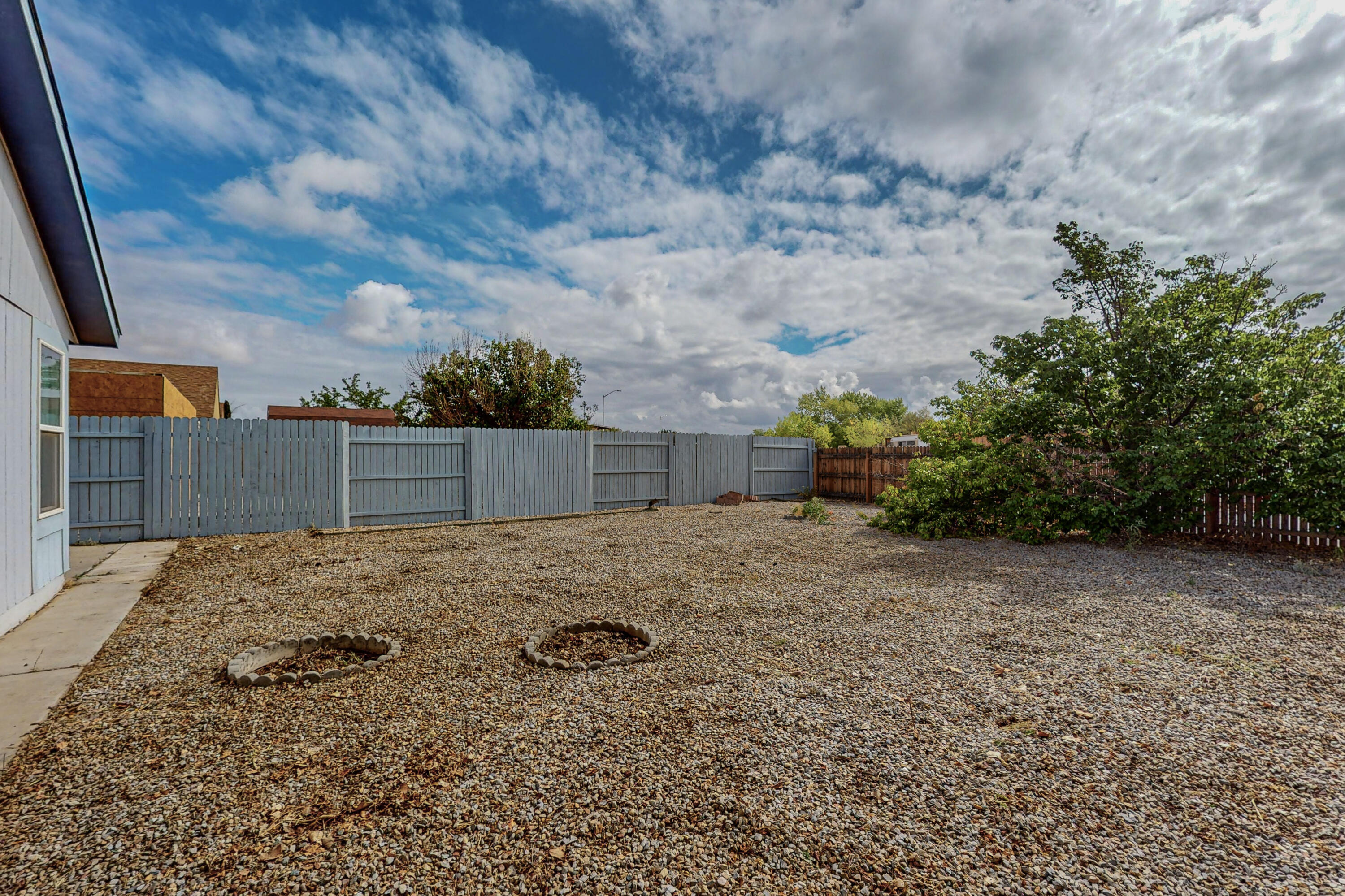 1074 Pandora Drive SW