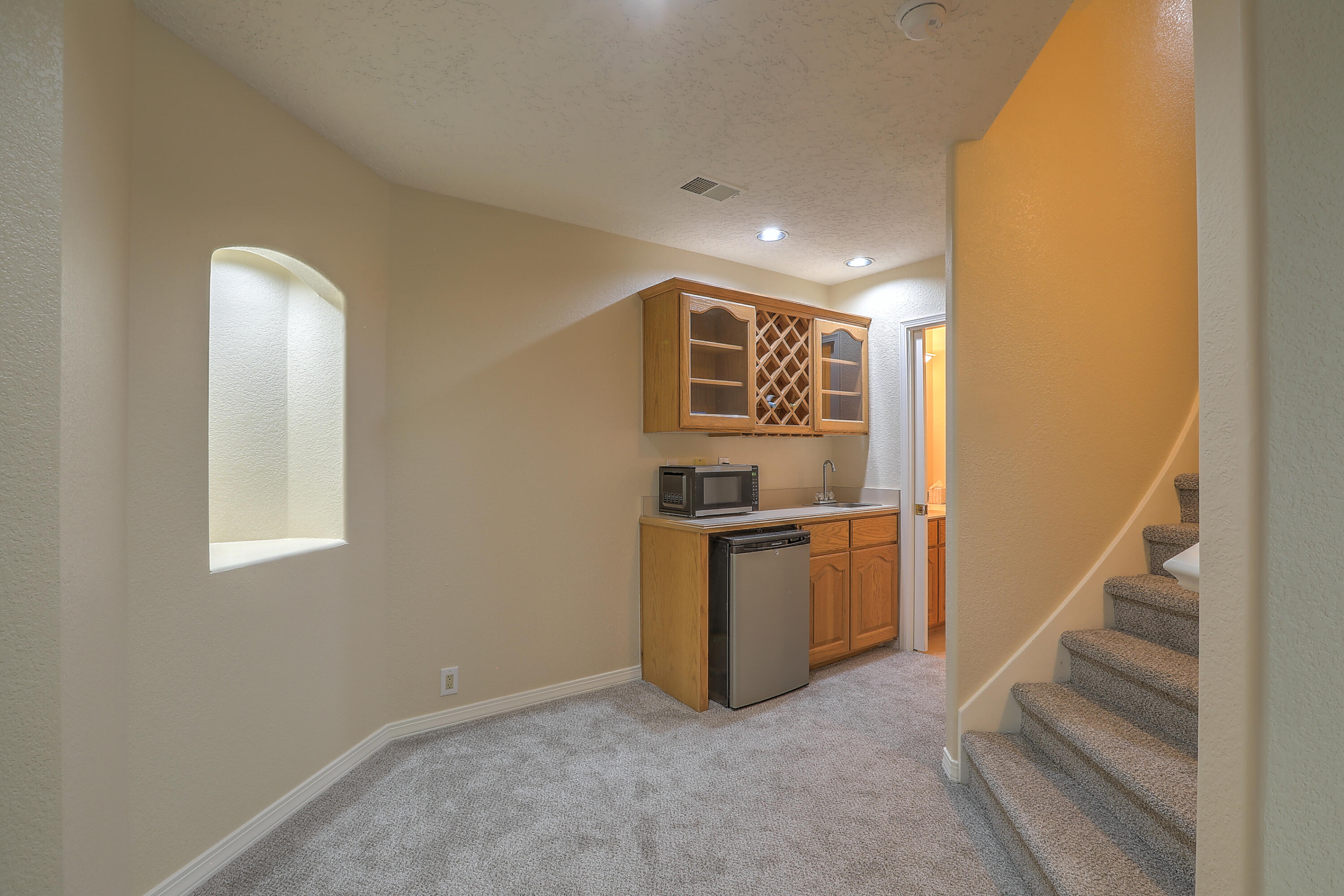 5901 Royal Oak Drive NE