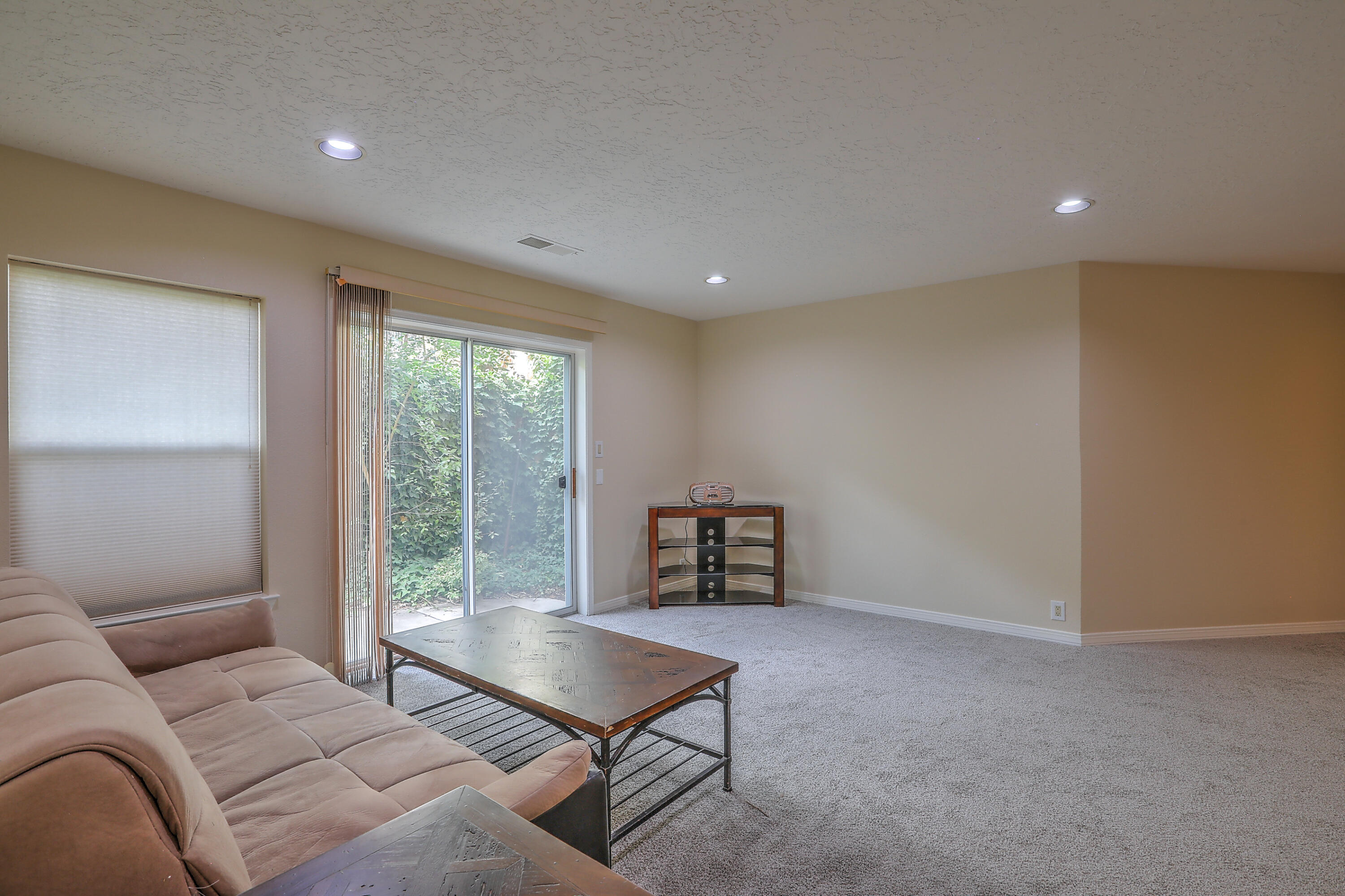 5901 Royal Oak Drive NE