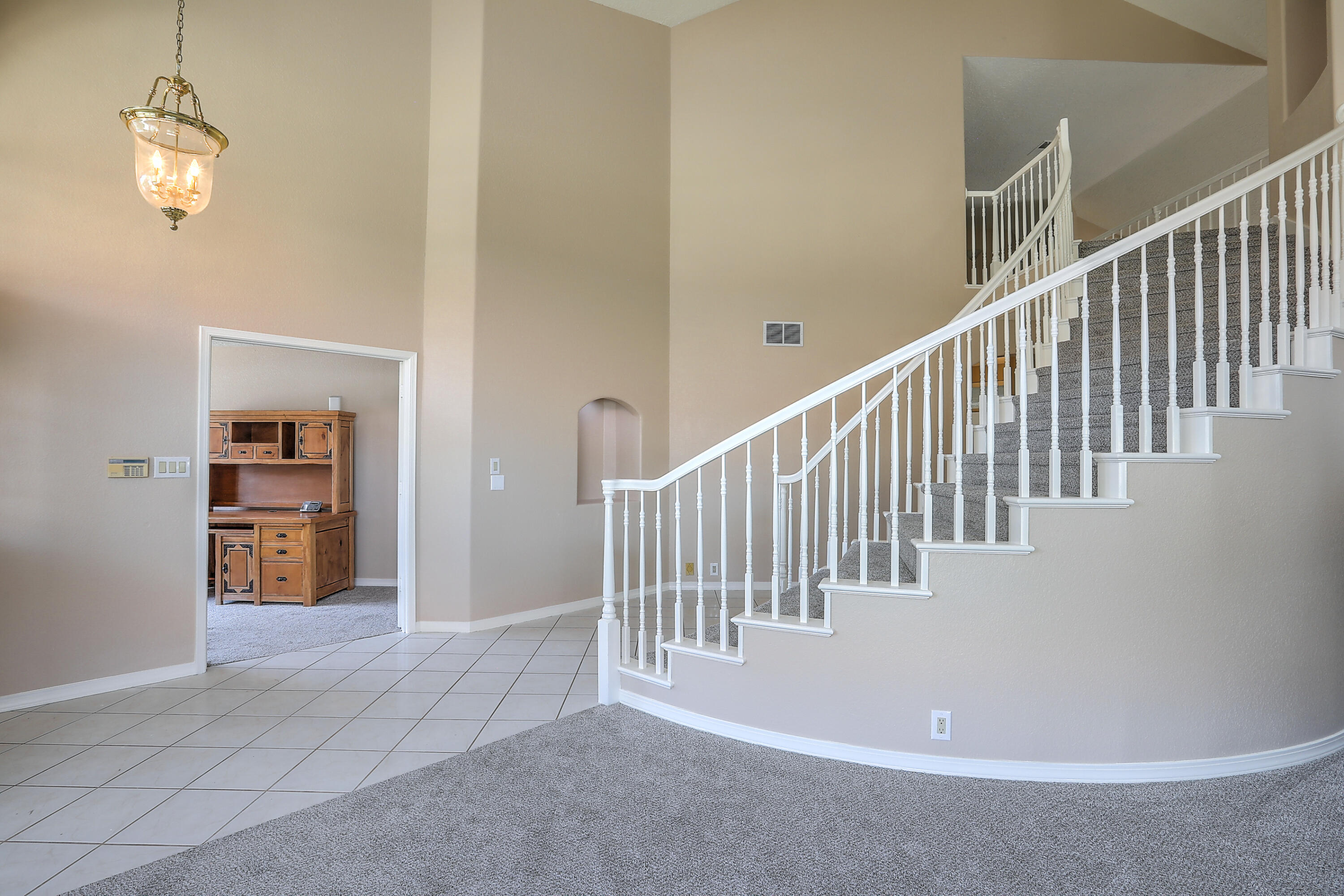 5901 Royal Oak Drive NE