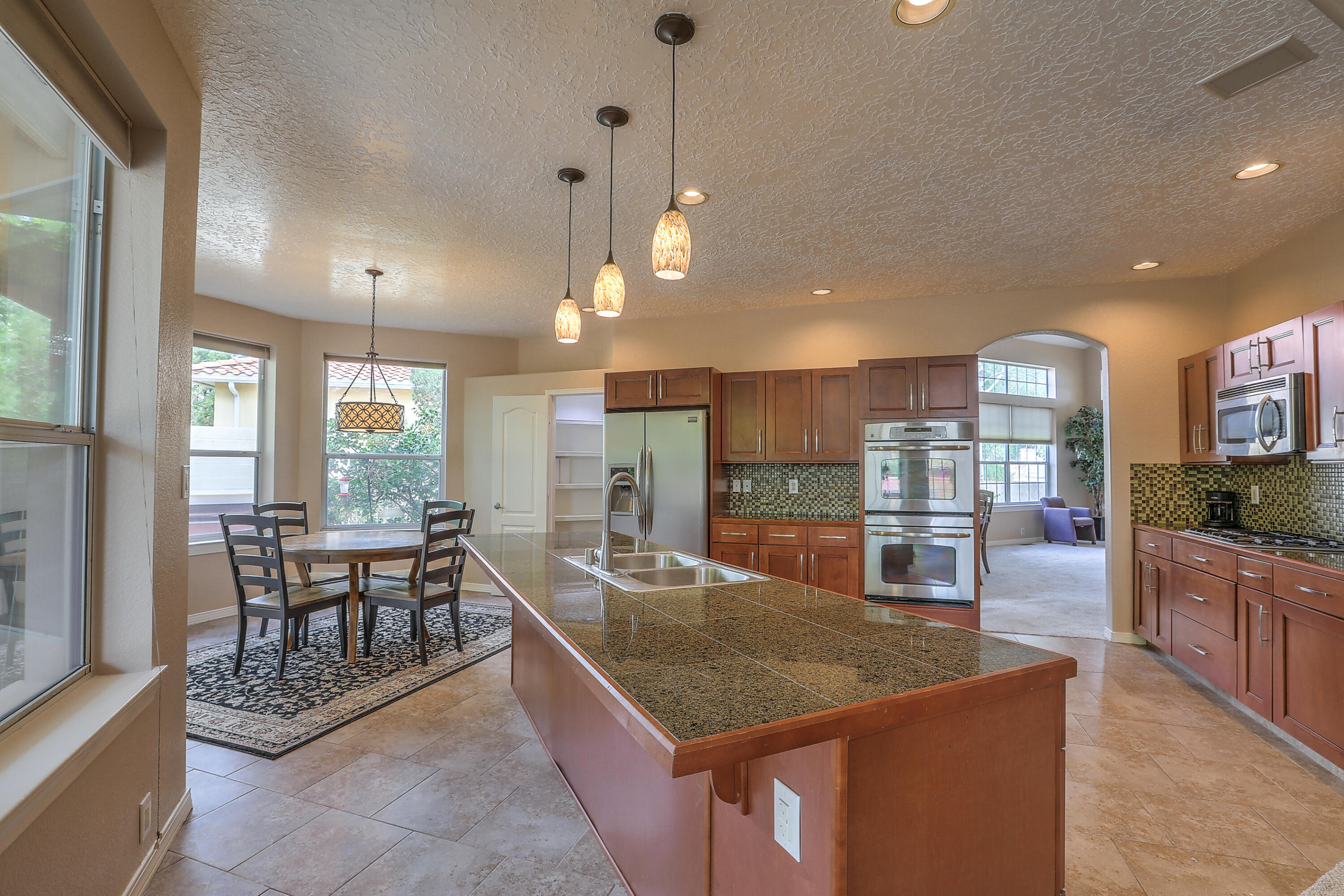 5901 Royal Oak Drive NE