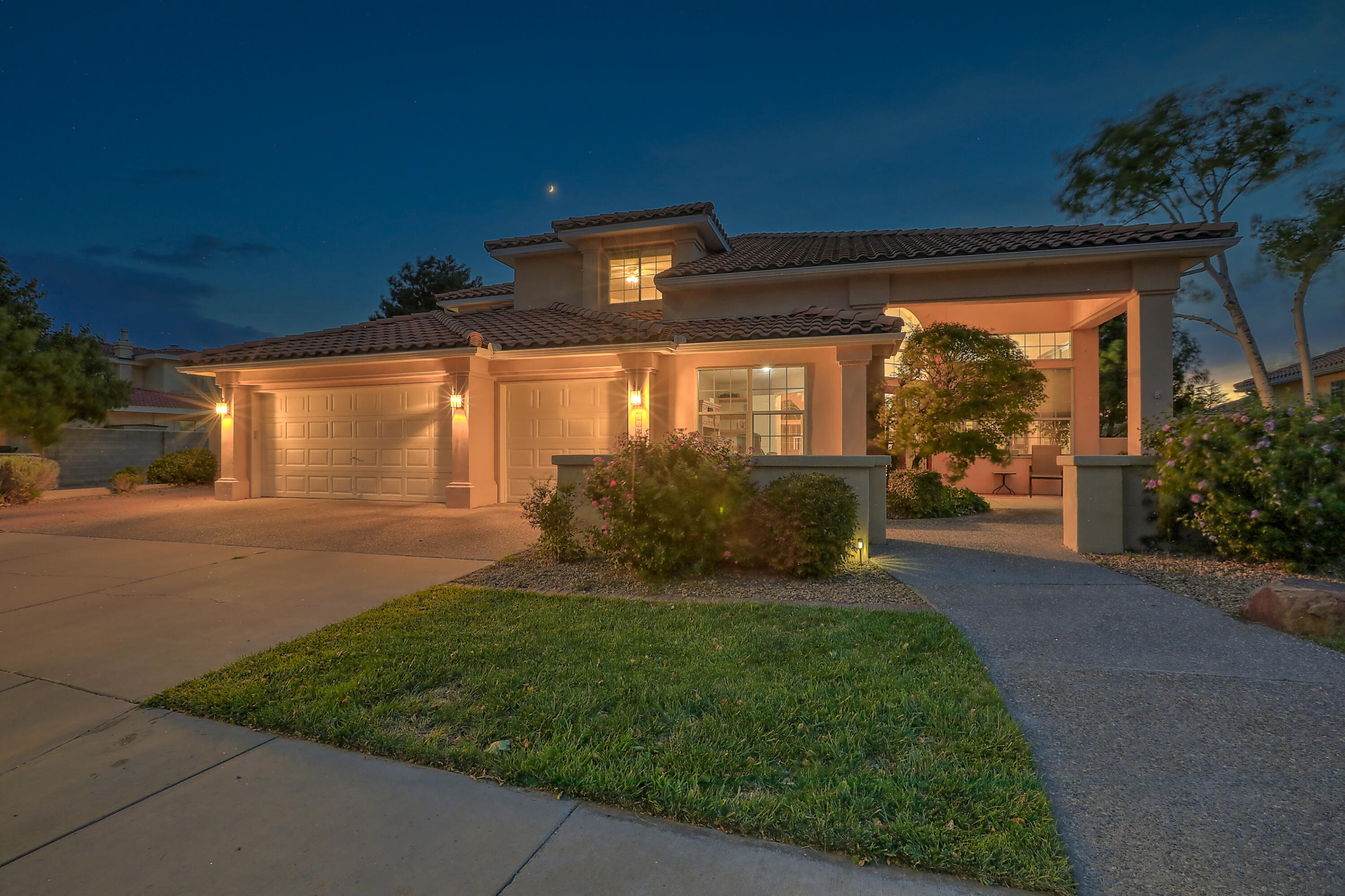 5901 Royal Oak Drive NE