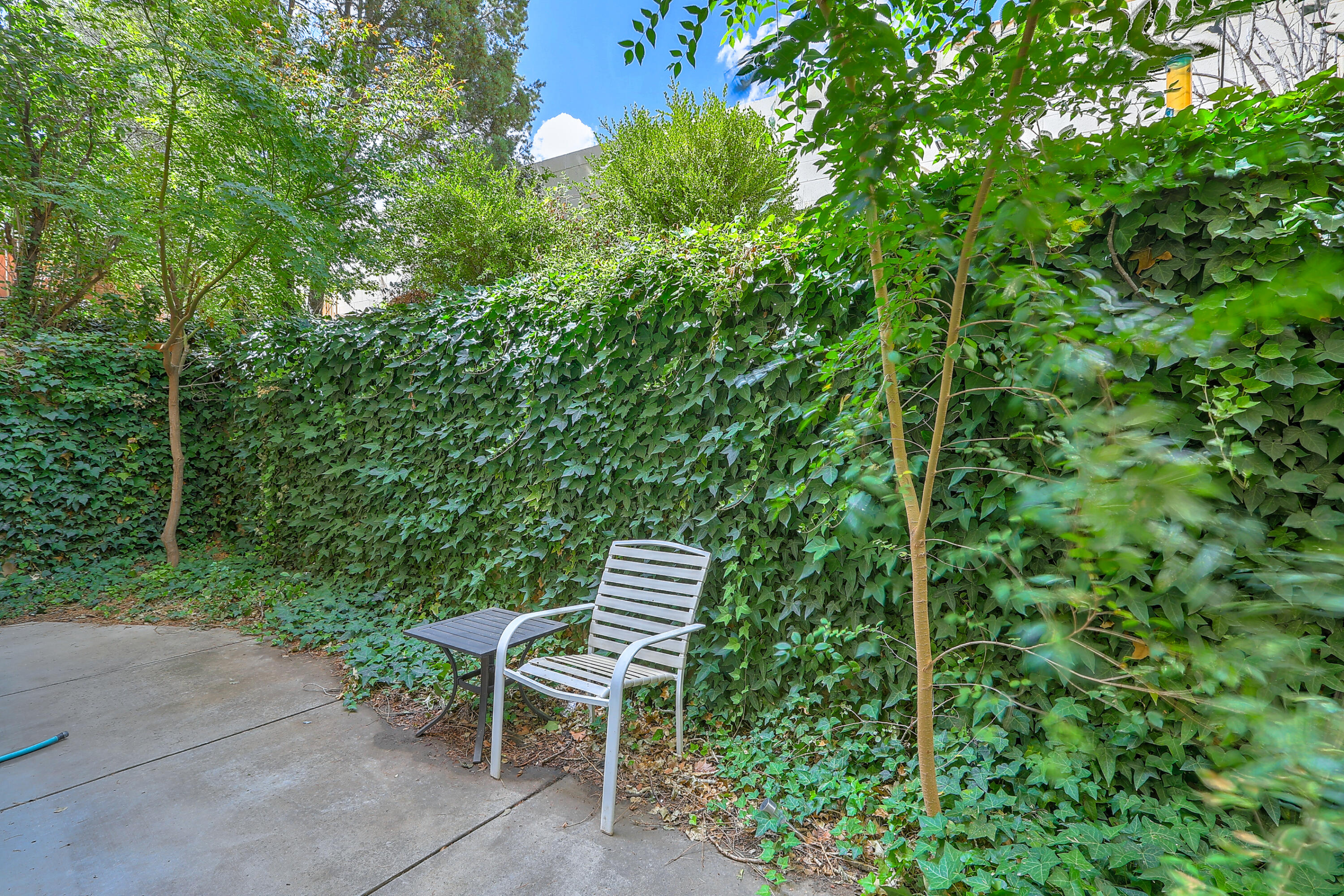 5901 Royal Oak Drive NE