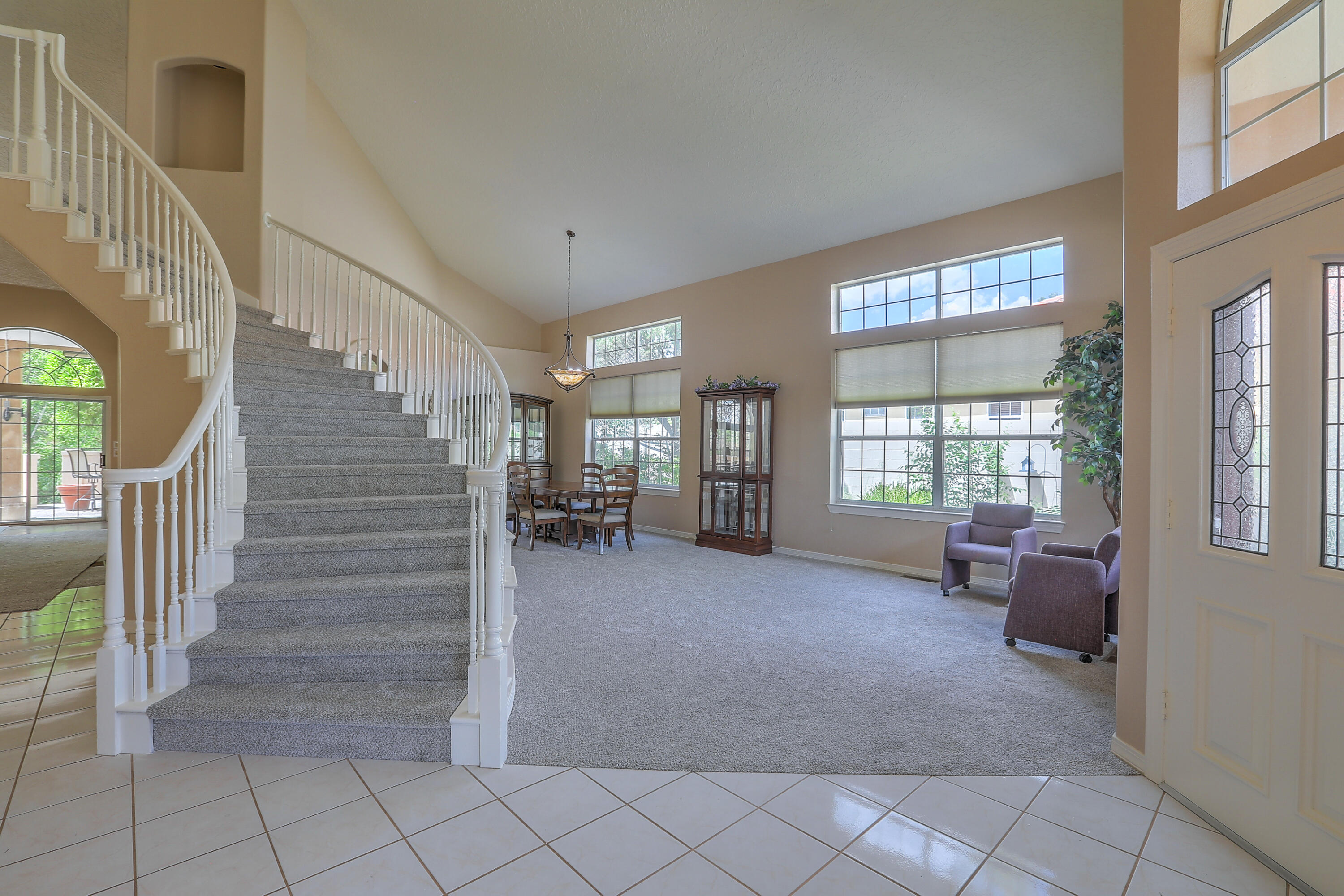 5901 Royal Oak Drive NE