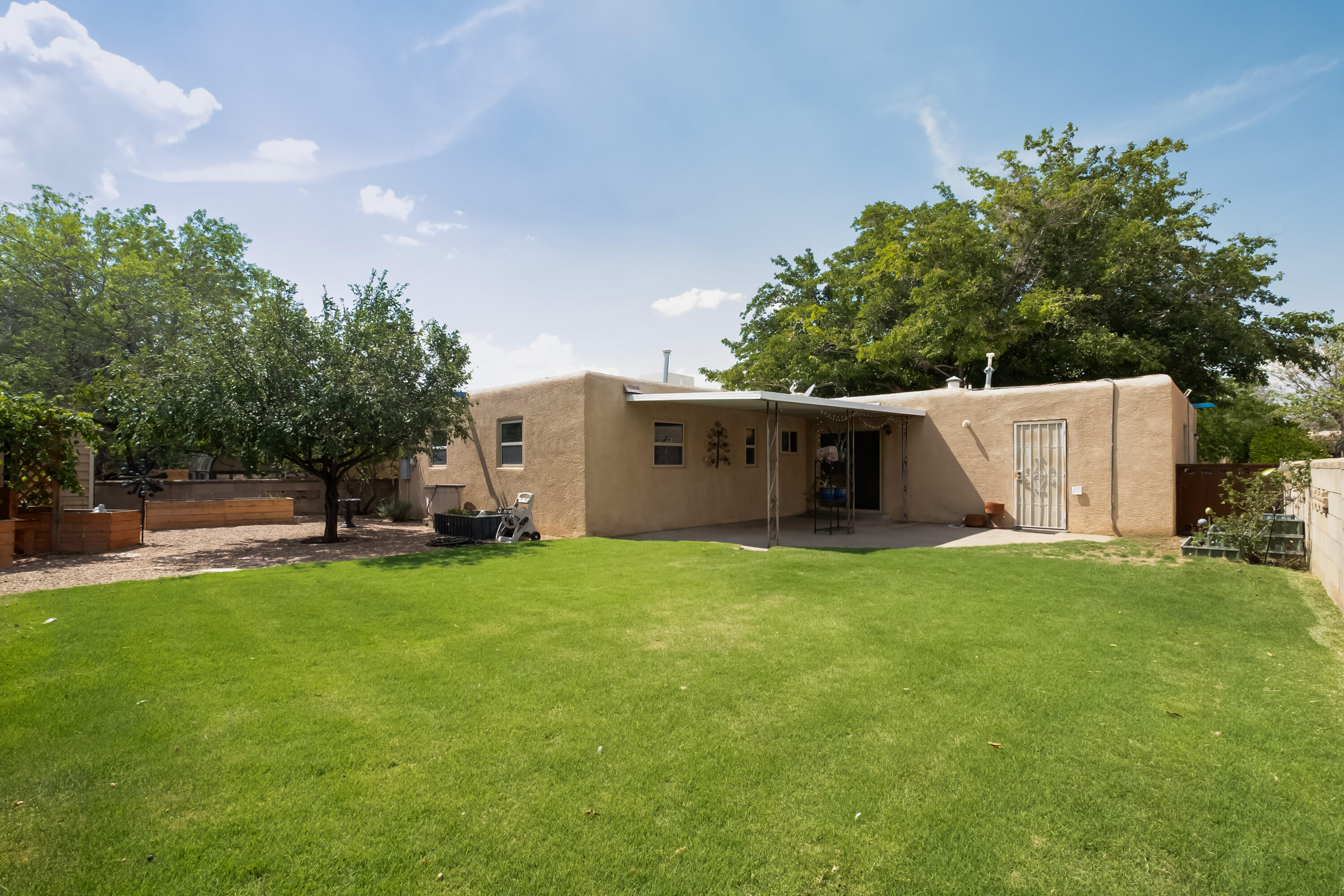 10816 Fairbanks Road NE