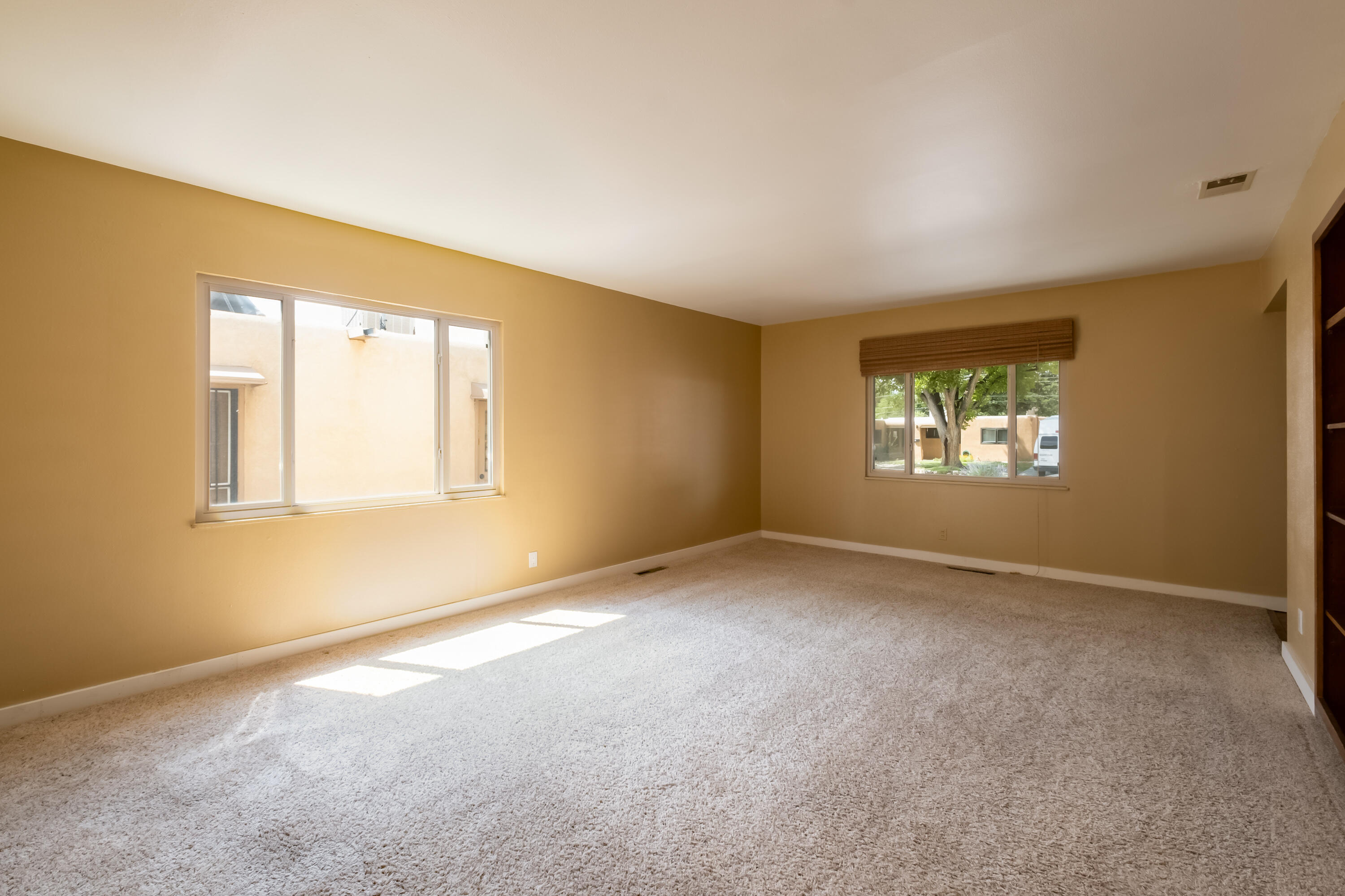 10816 Fairbanks Road NE
