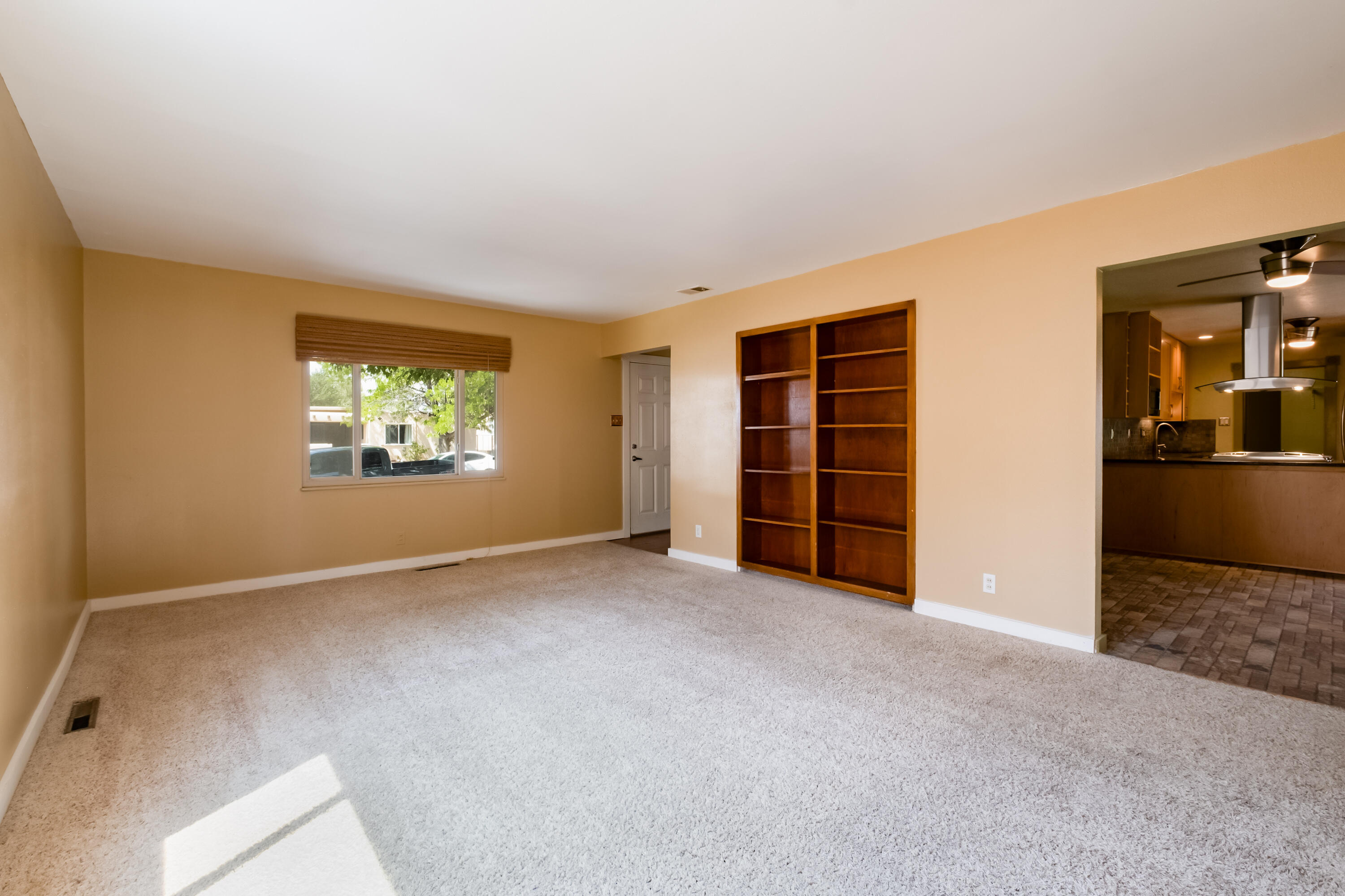 10816 Fairbanks Road NE