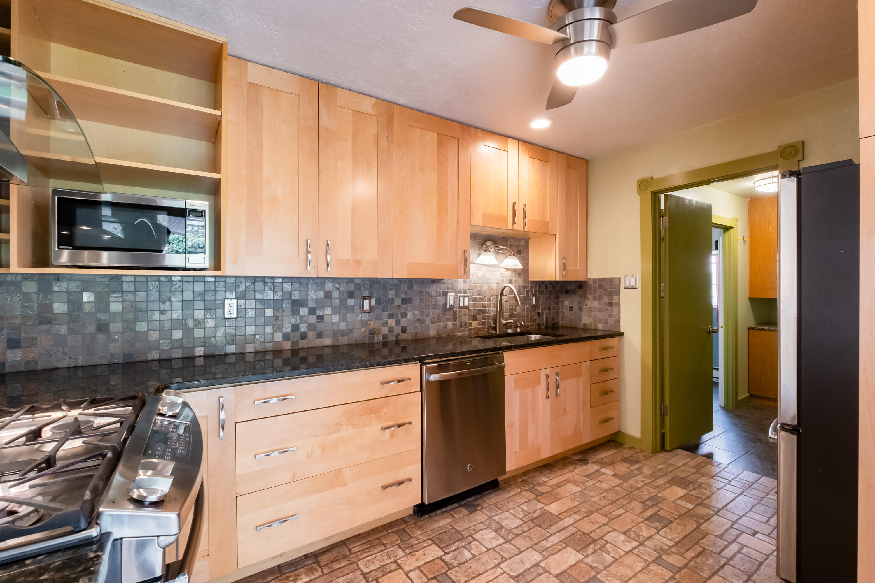 10816 Fairbanks Road NE