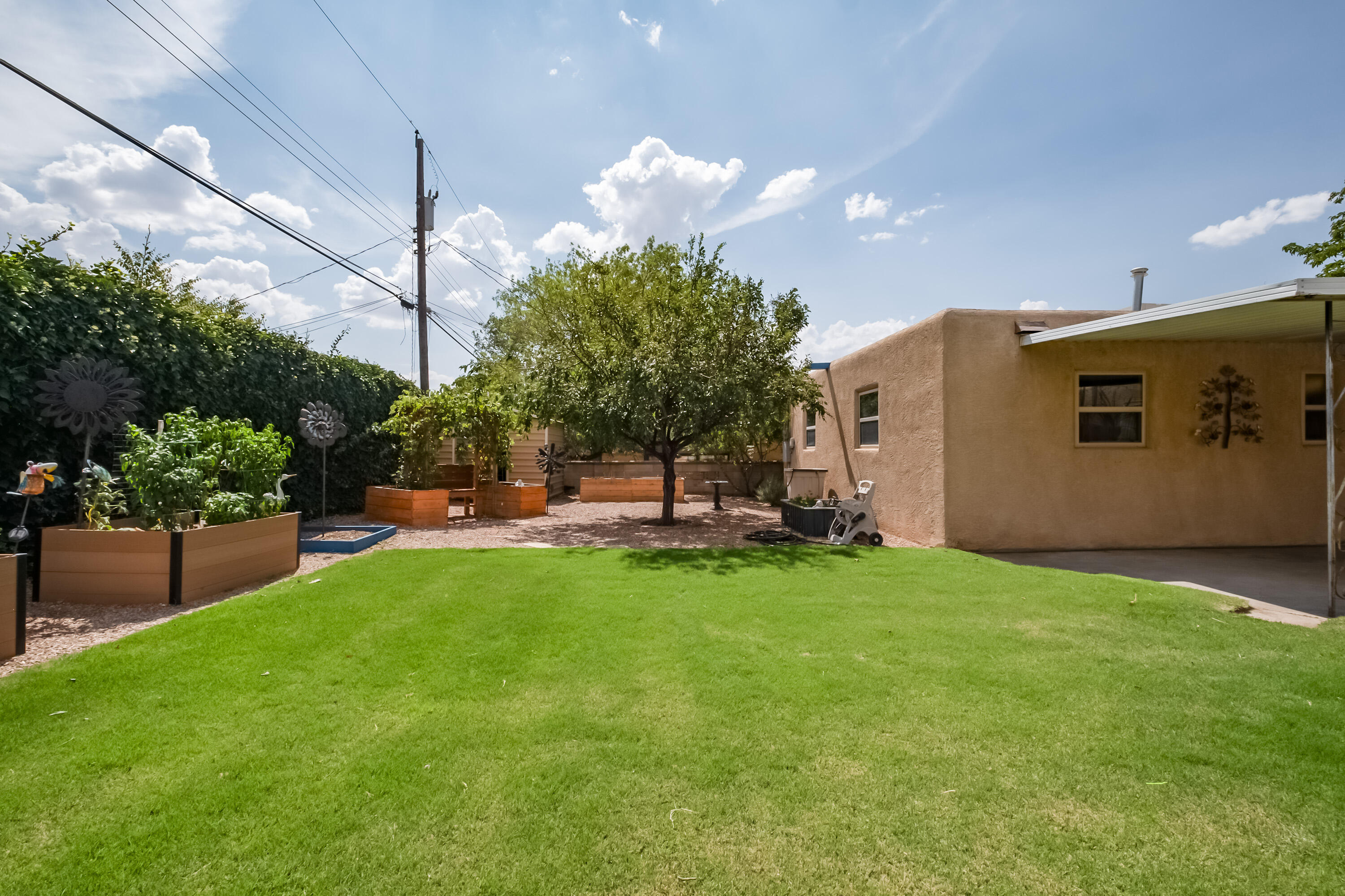 10816 Fairbanks Road NE