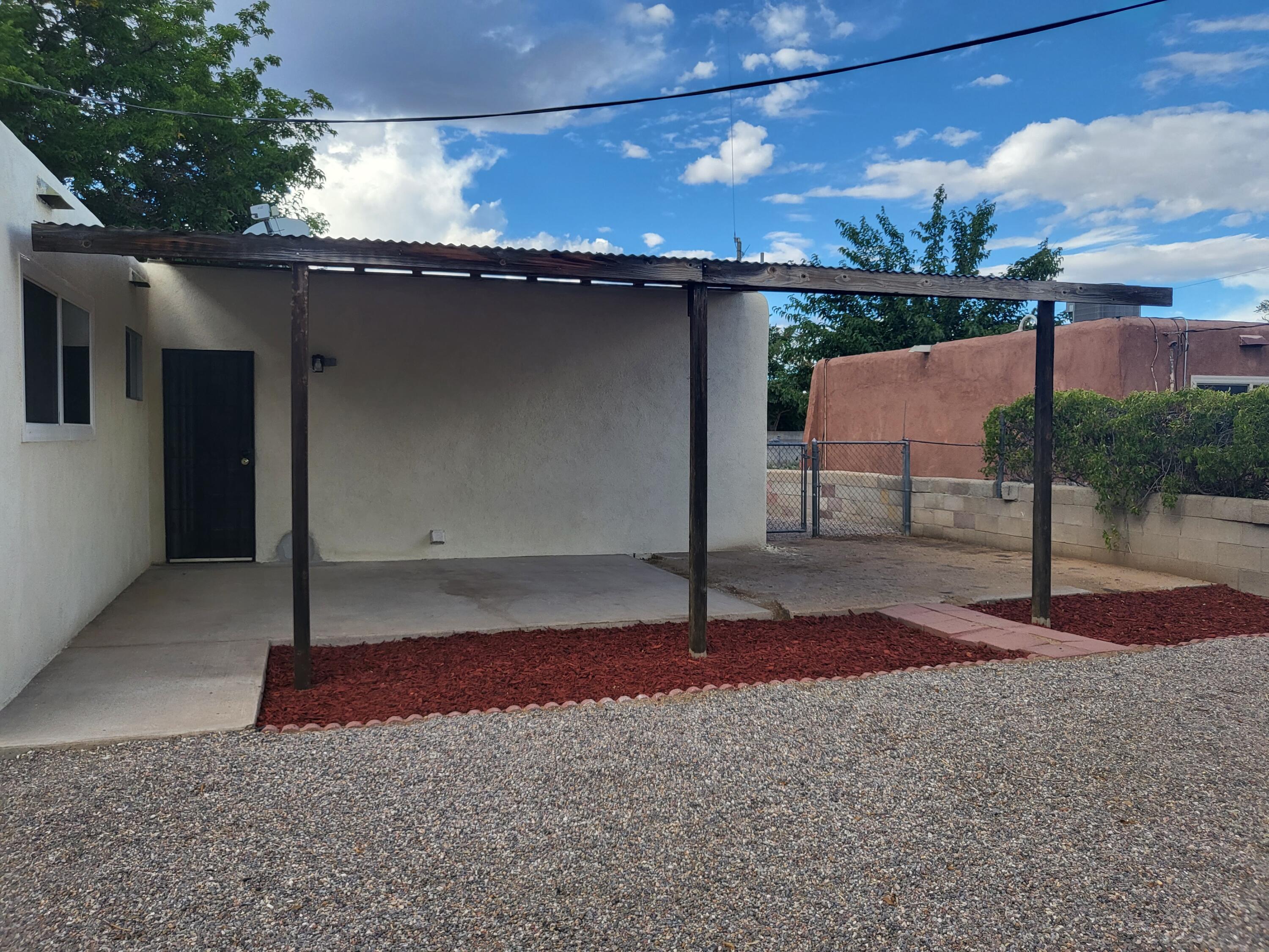 5944 Avenida La Barranca NW