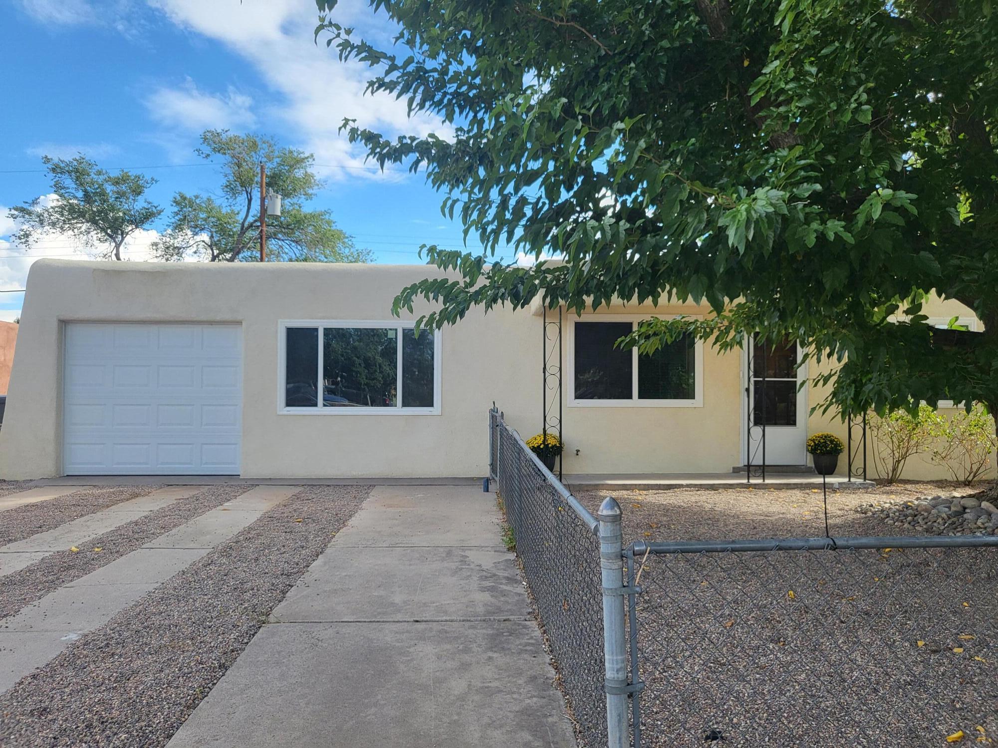 5944 Avenida La Barranca NW