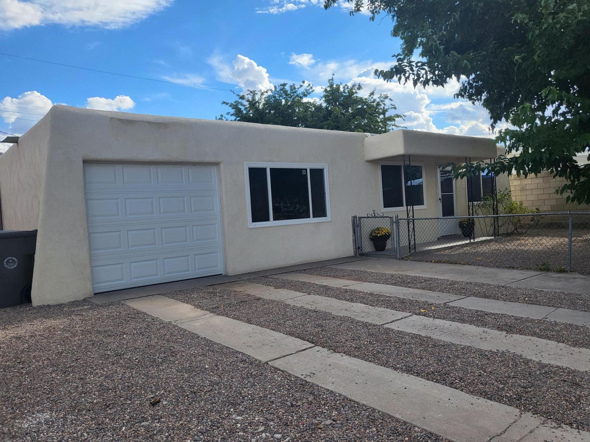 5944 Avenida La Barranca NW