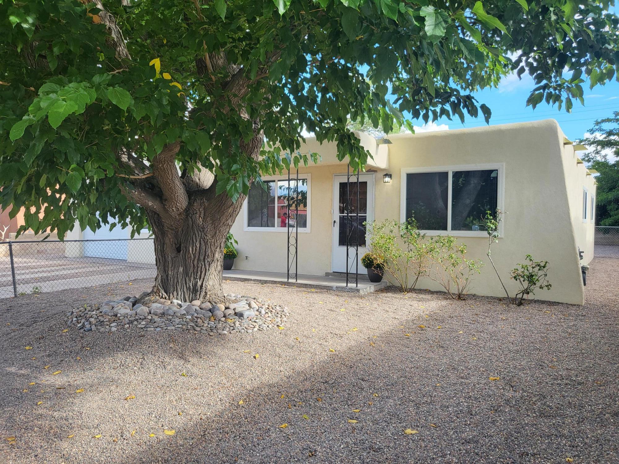 5944 Avenida La Barranca NW