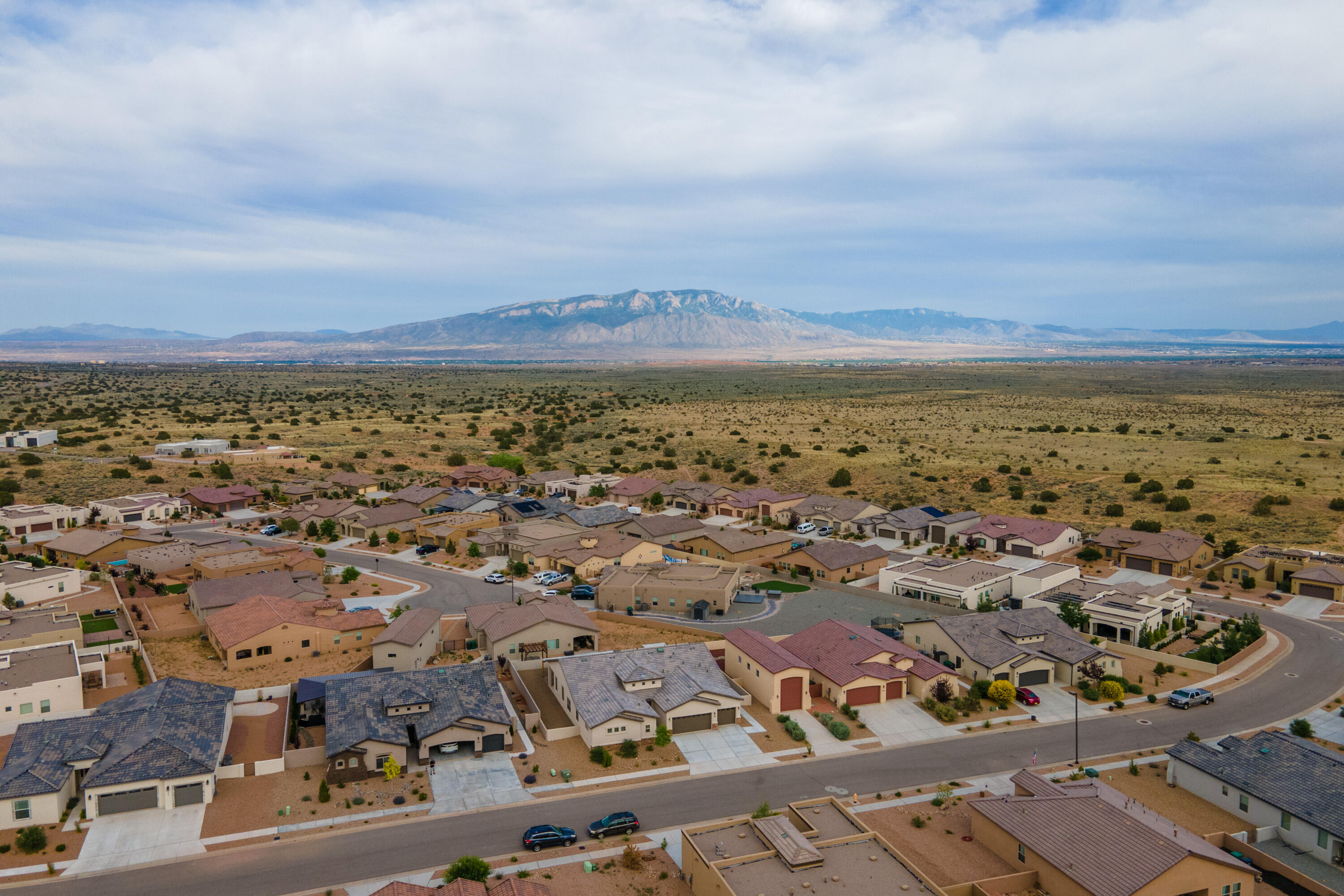 1954 Castle Peak Loop NE