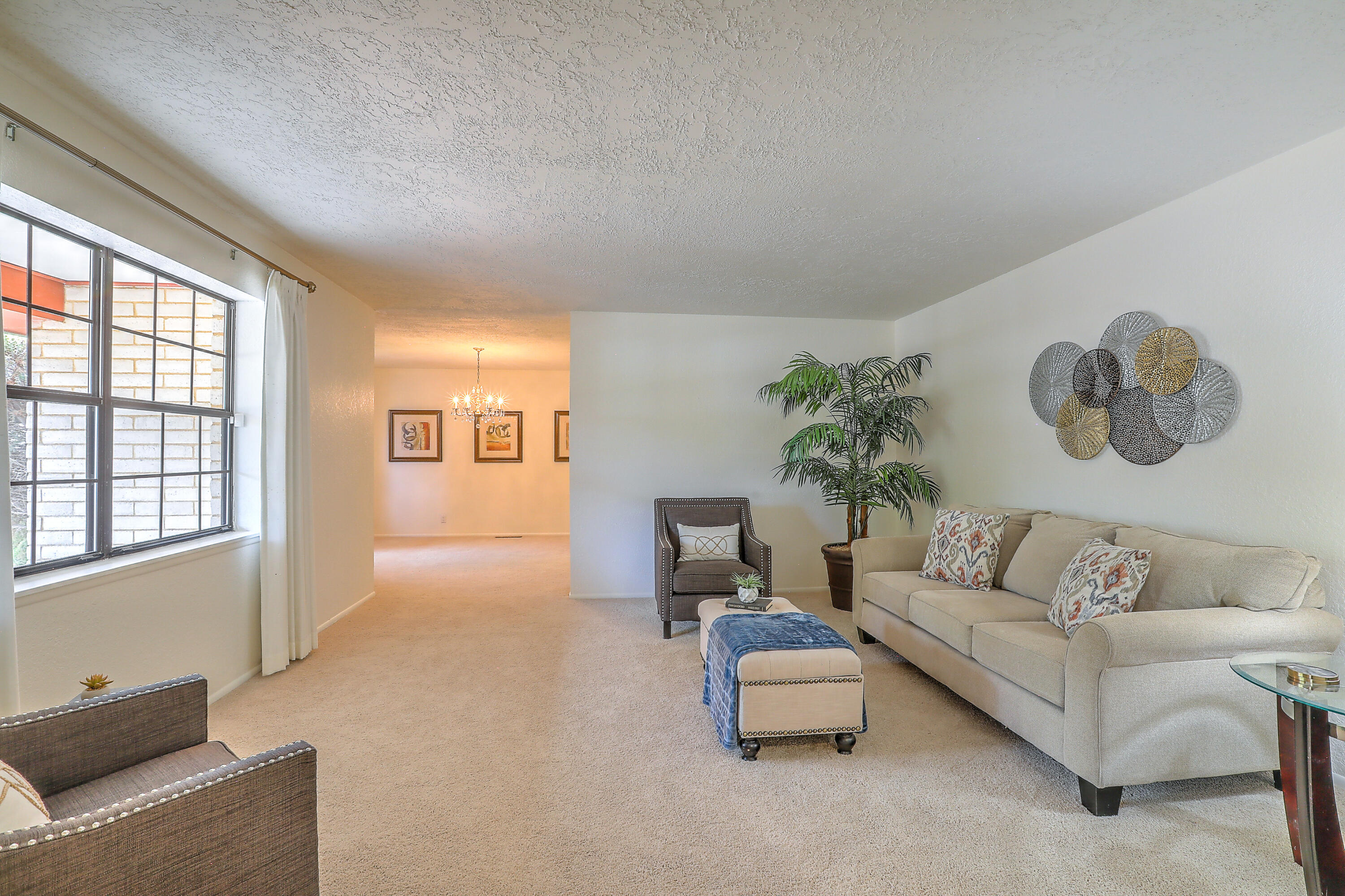 1337 Hertz Drive SE