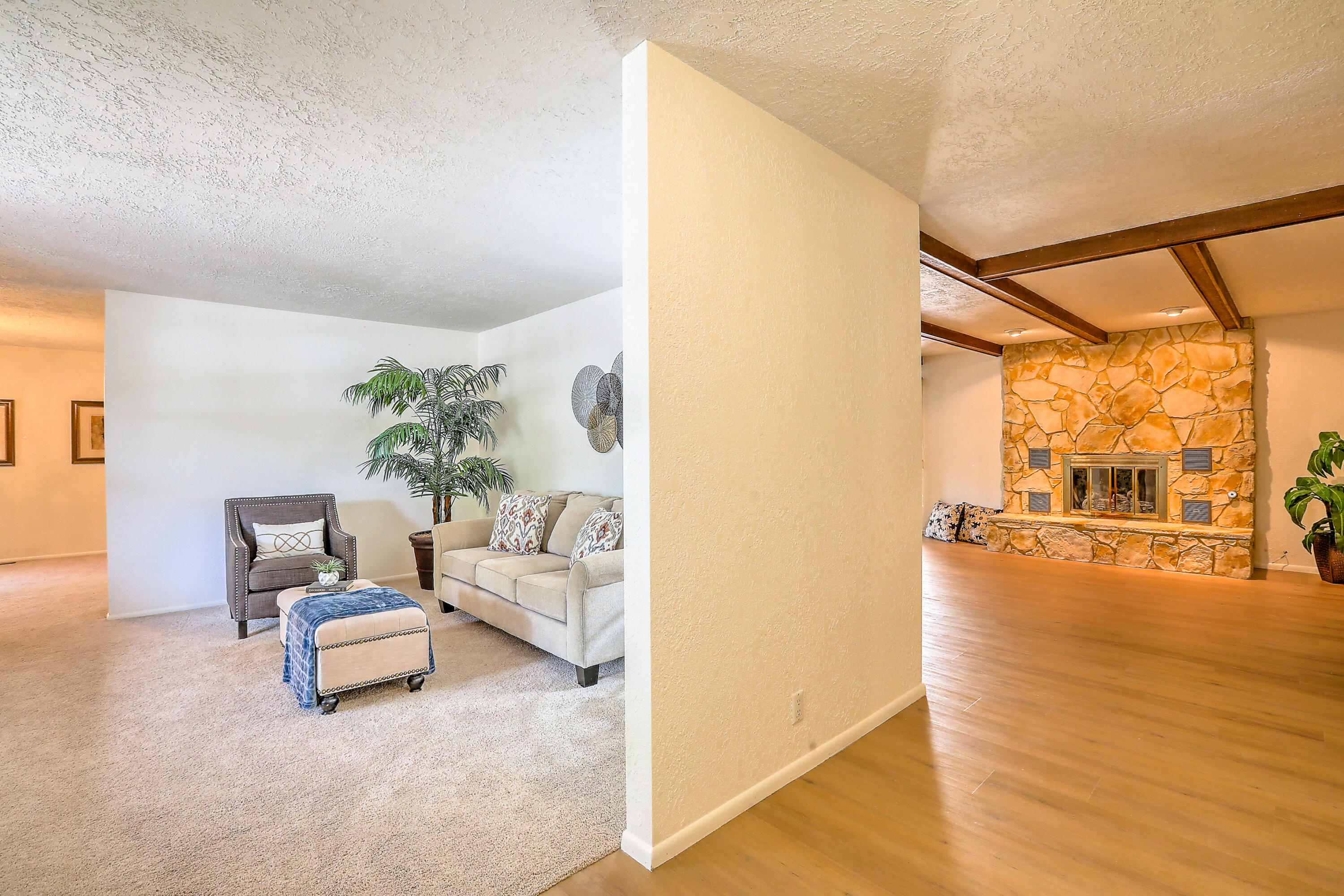1337 Hertz Drive SE
