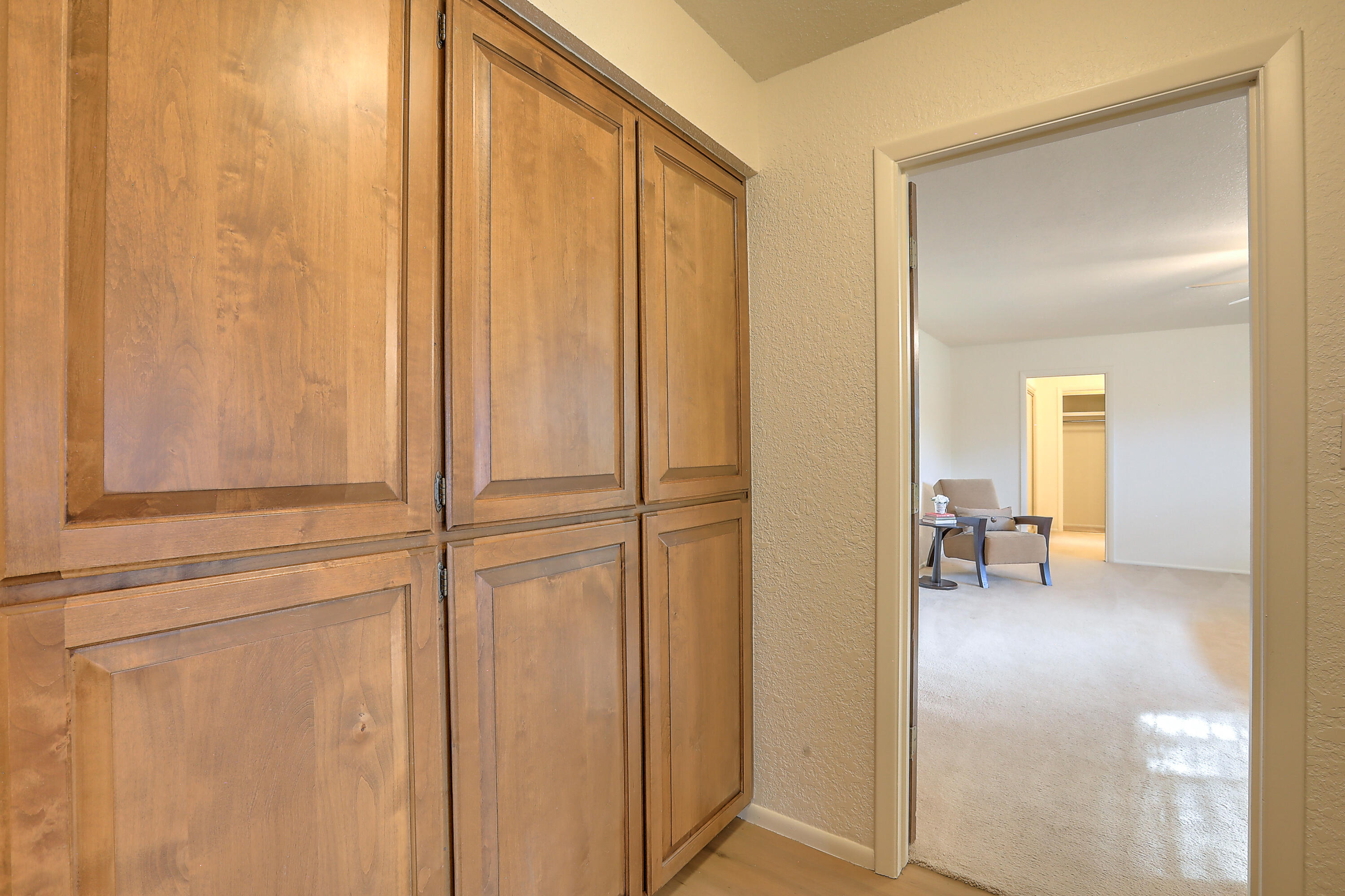 1337 Hertz Drive SE