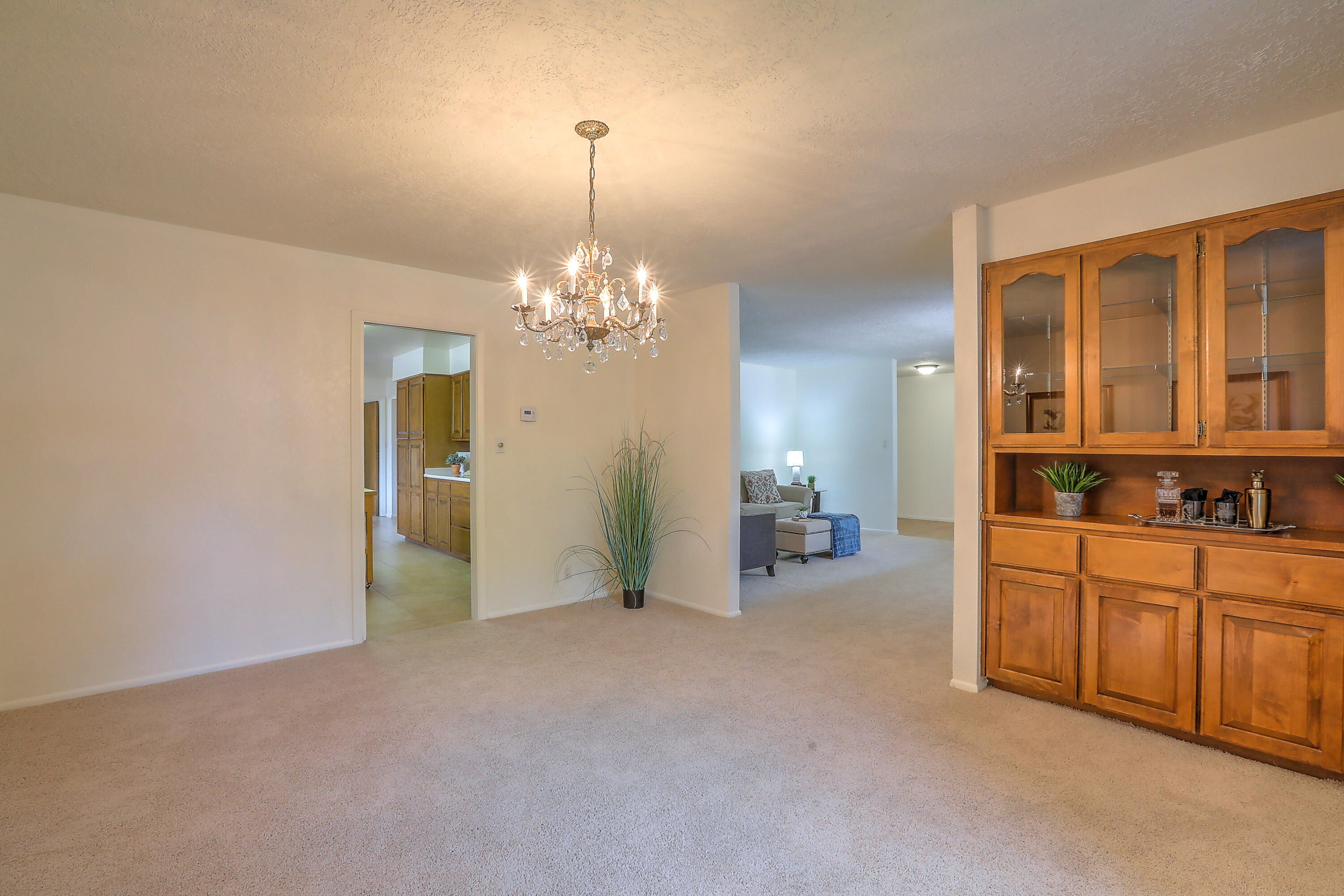 1337 Hertz Drive SE