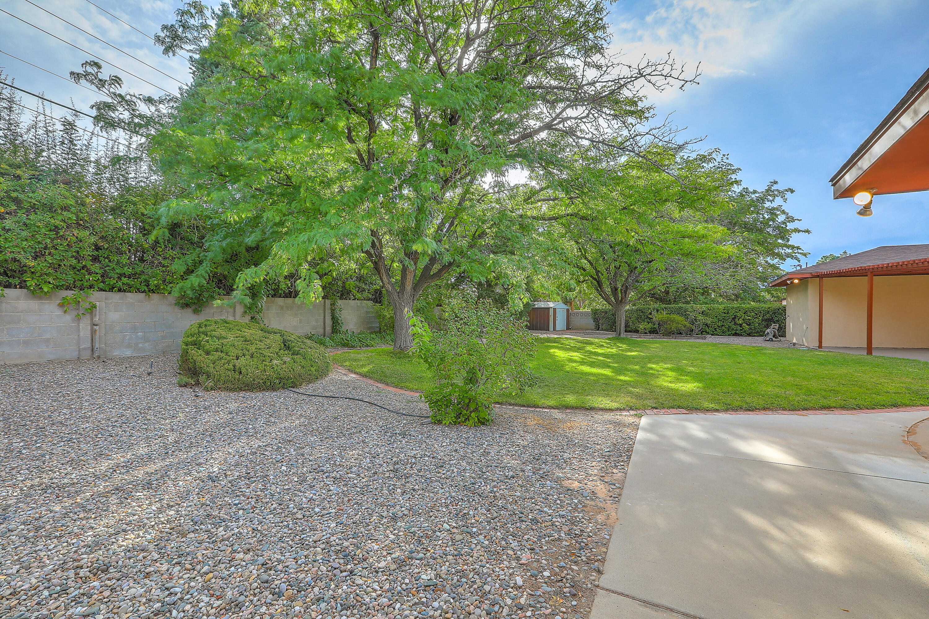 1337 Hertz Drive SE