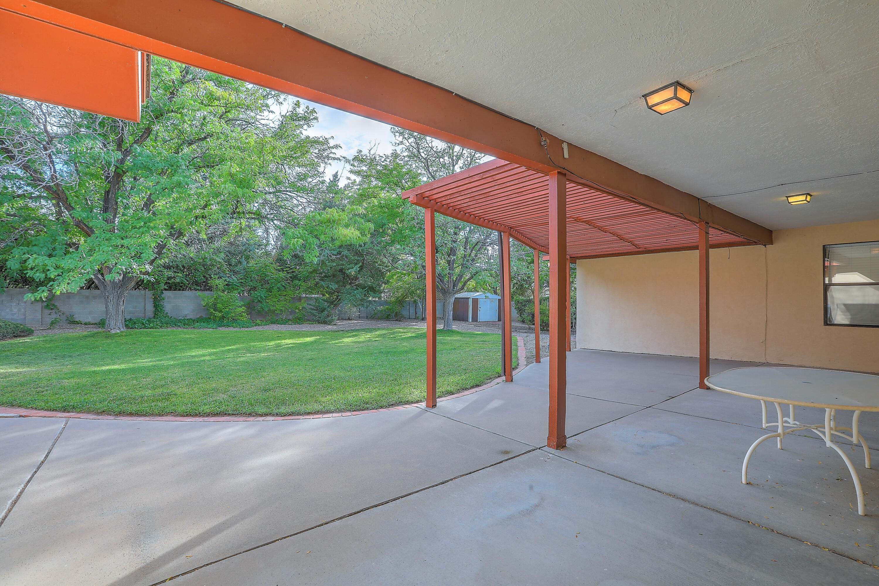 1337 Hertz Drive SE