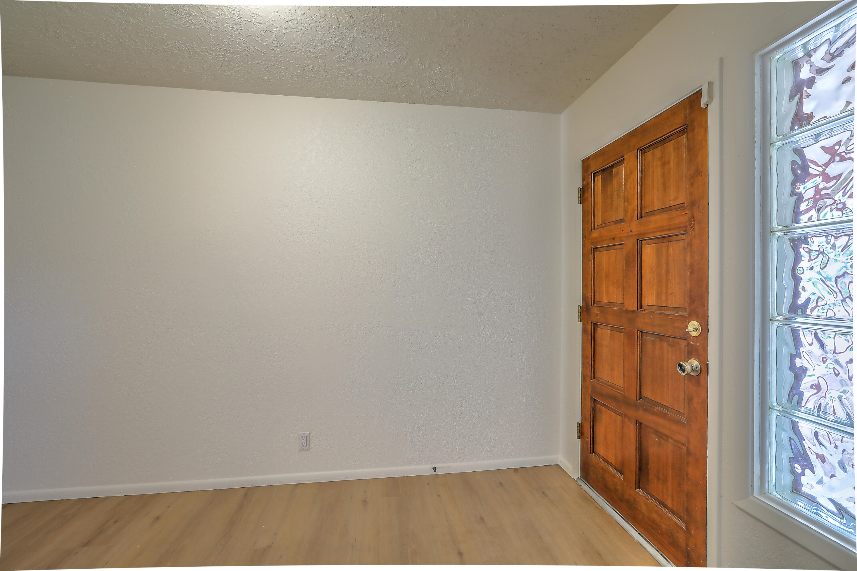 1337 Hertz Drive SE