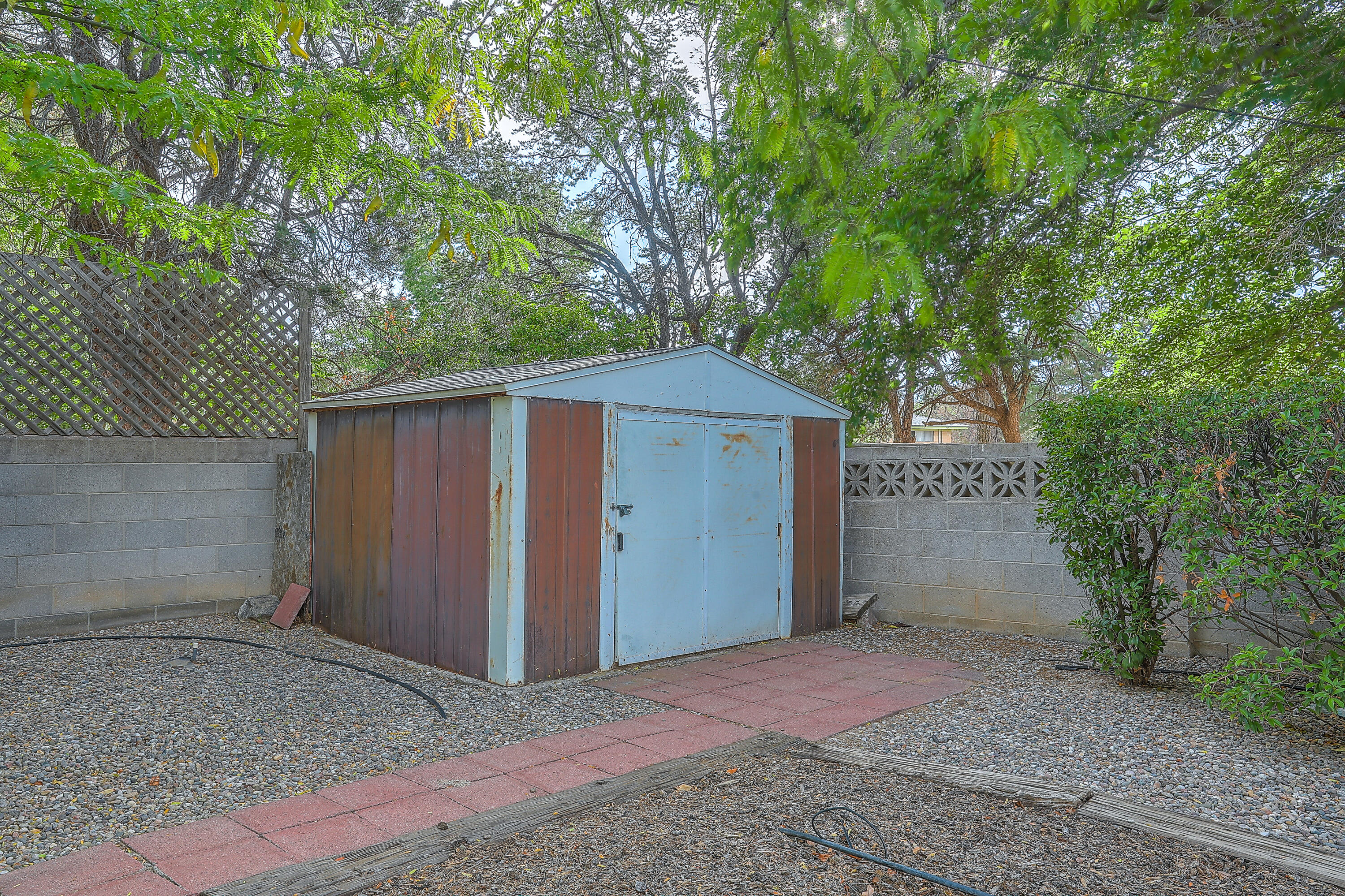 1337 Hertz Drive SE