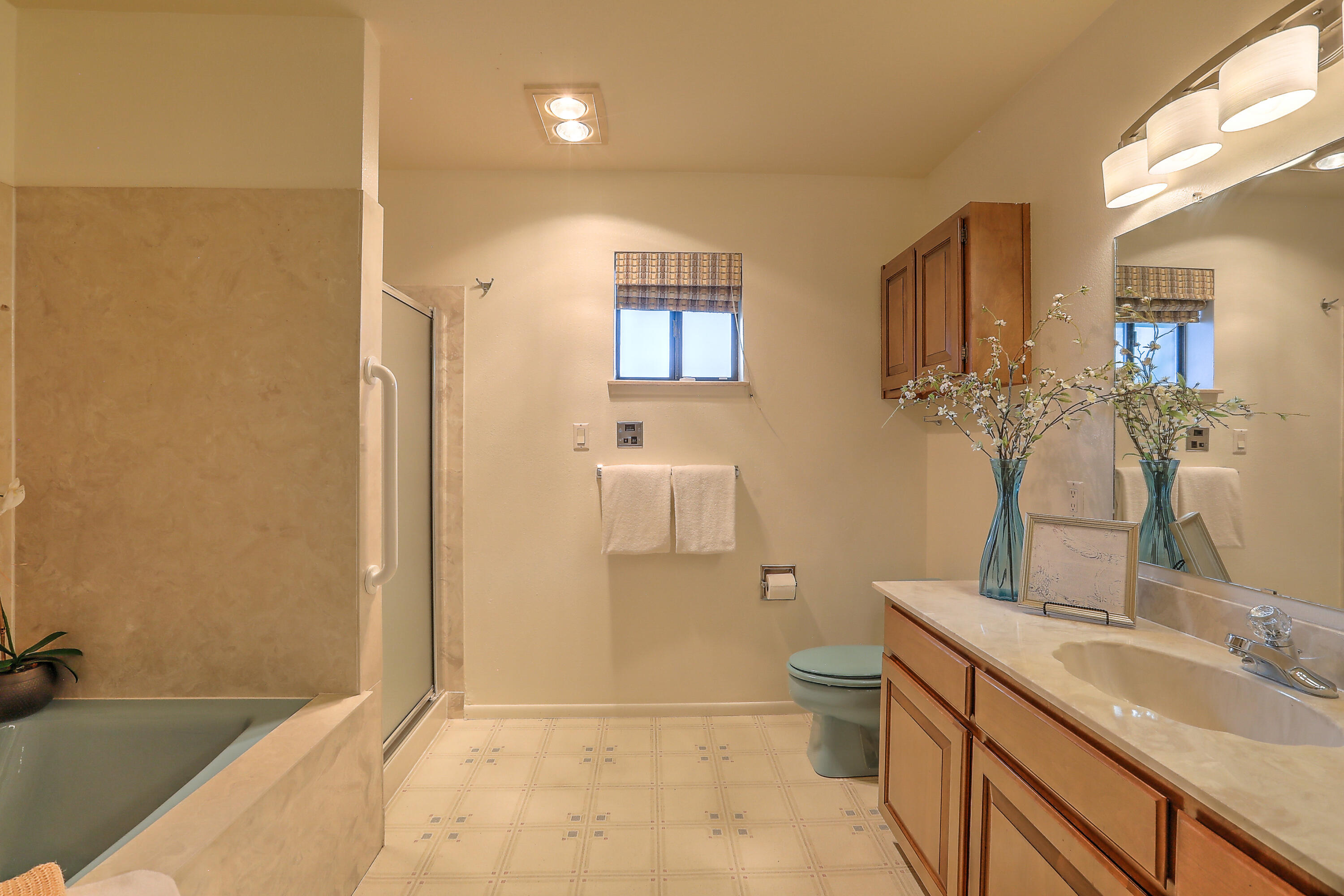 1337 Hertz Drive SE