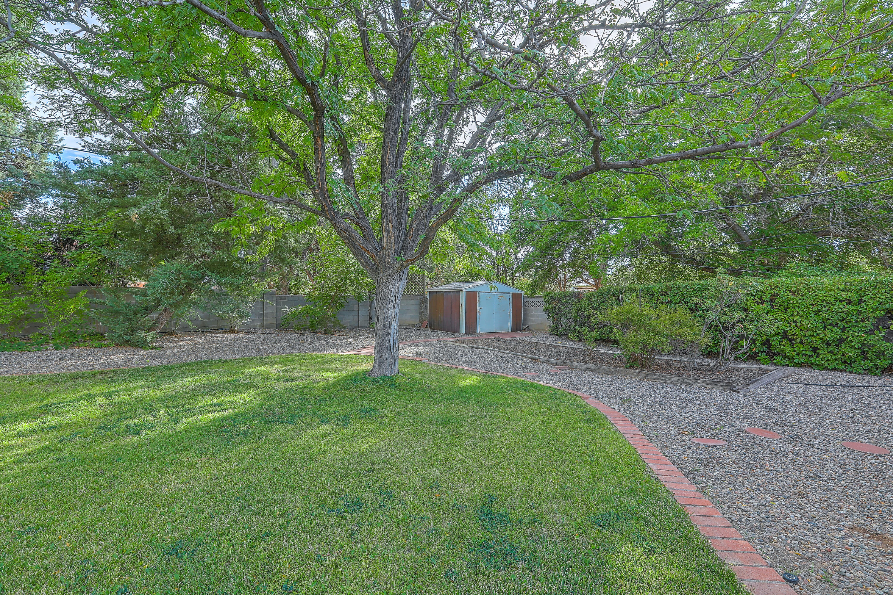 1337 Hertz Drive SE