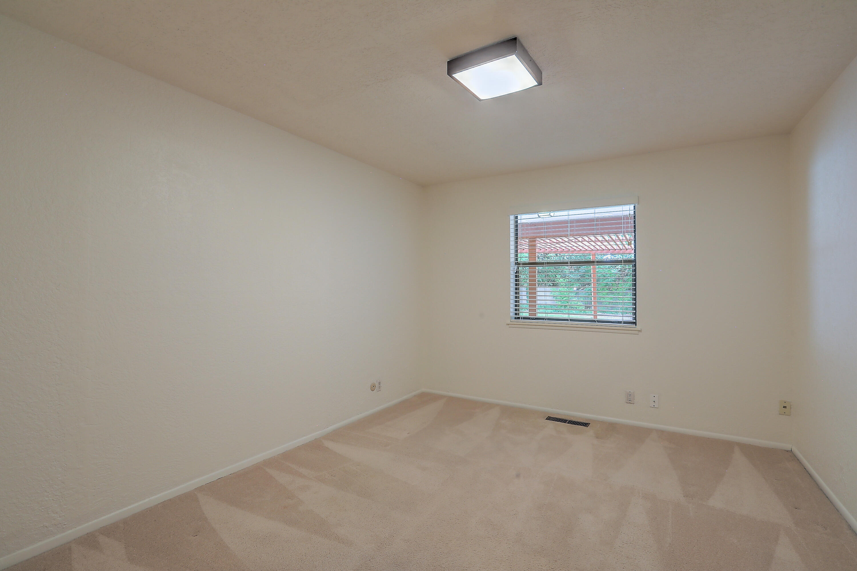 1337 Hertz Drive SE