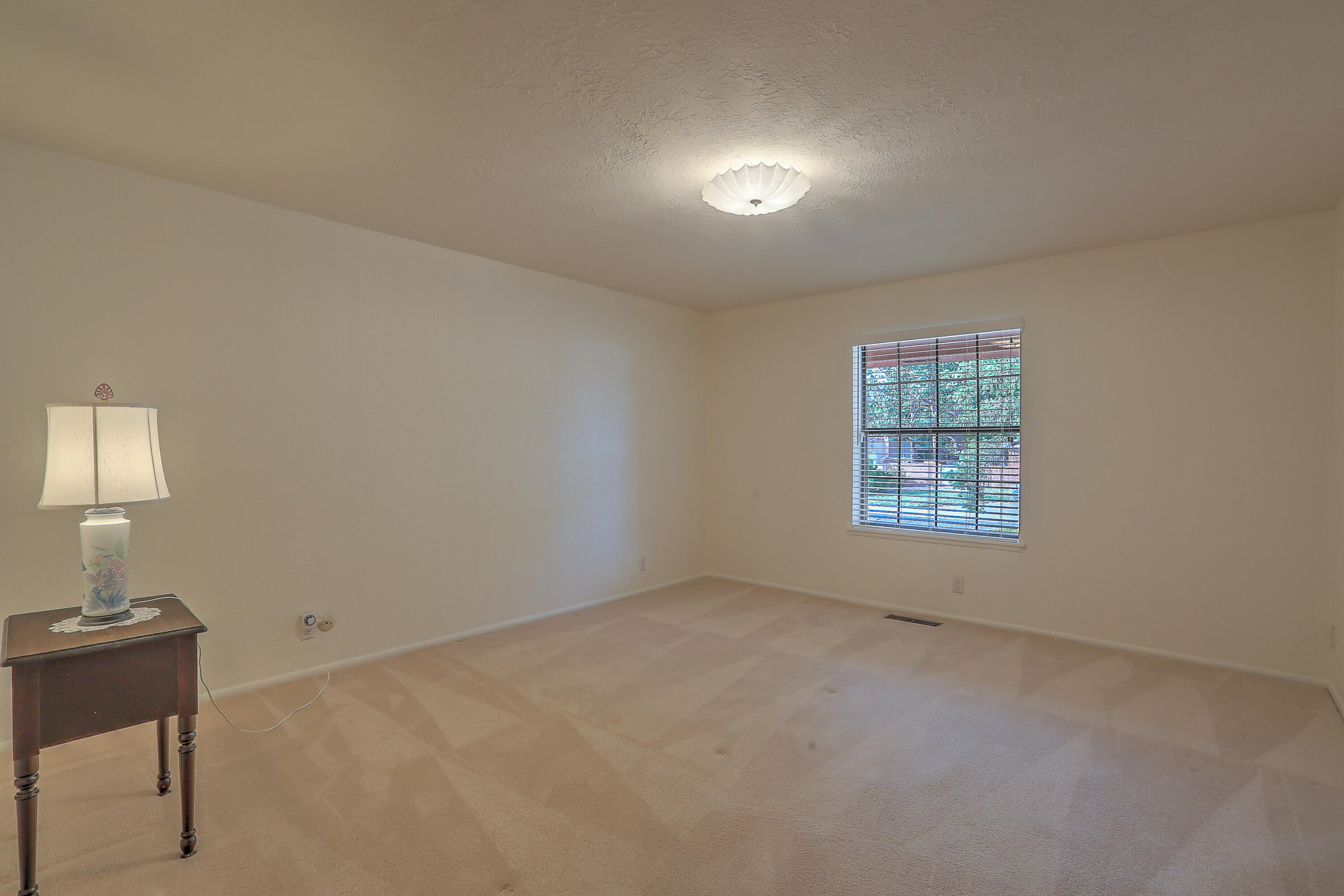 1337 Hertz Drive SE