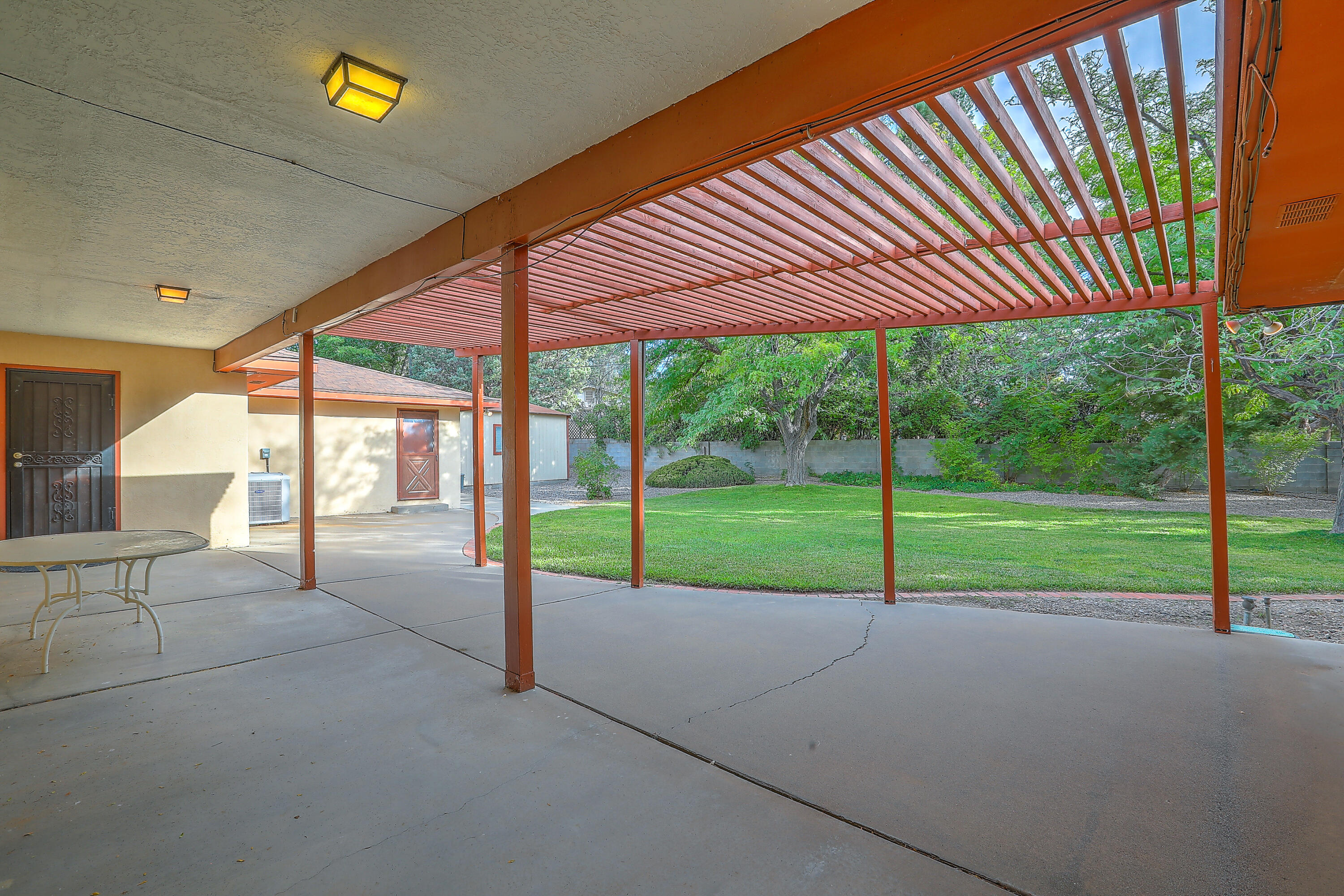 1337 Hertz Drive SE