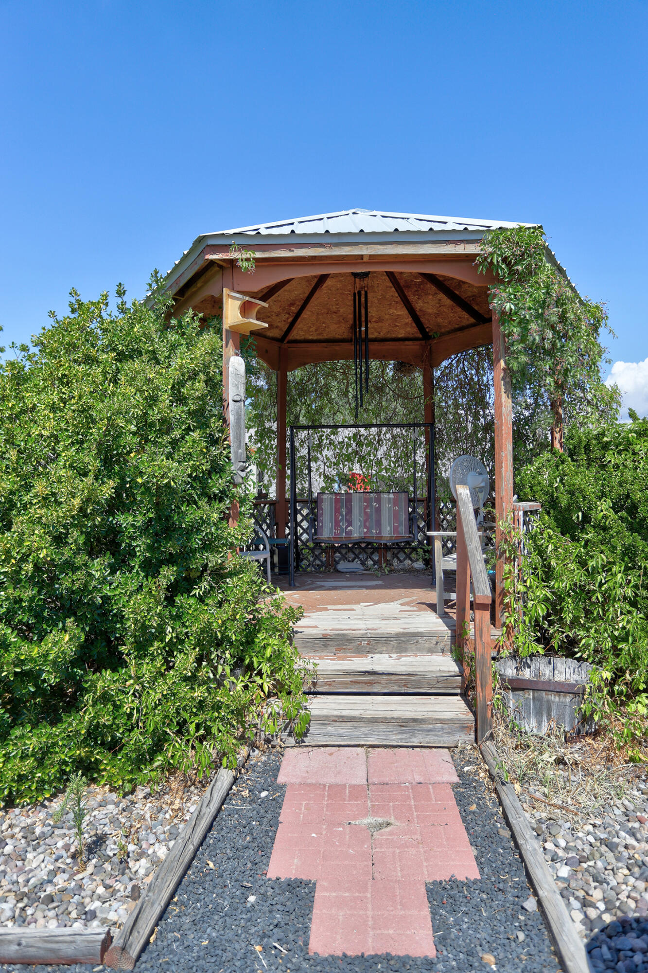 365 Hillcrest Drive SE