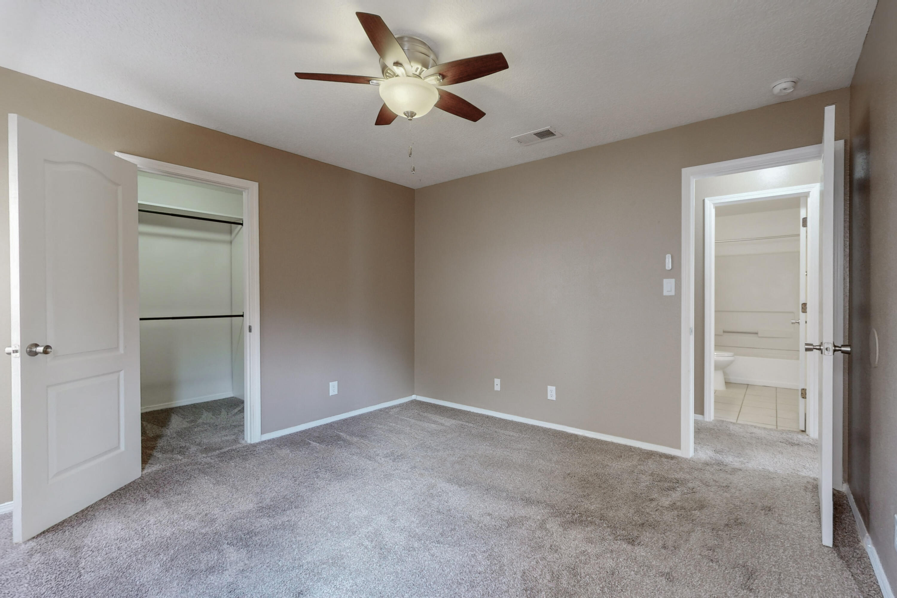 1309 Ojo Sarco Street SW