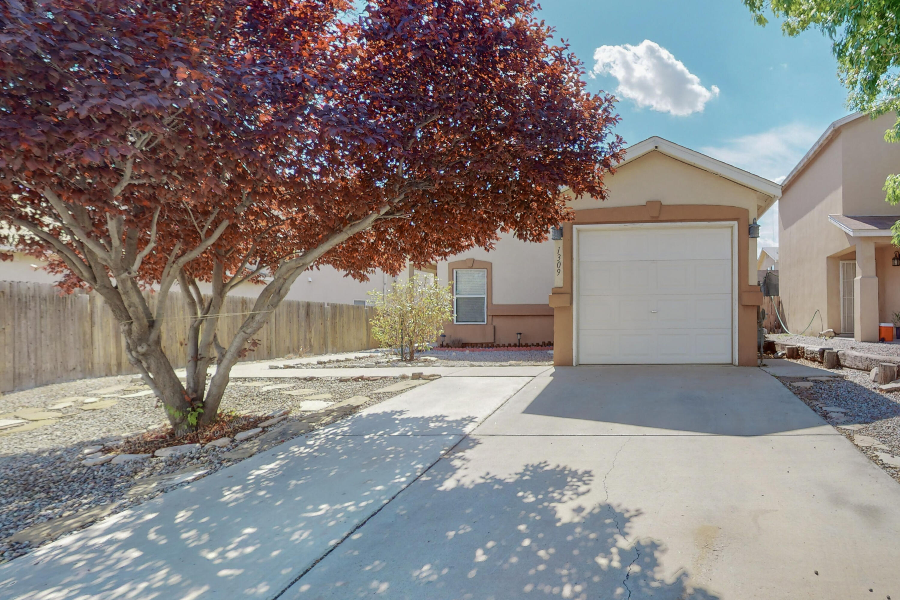 1309 Ojo Sarco Street SW