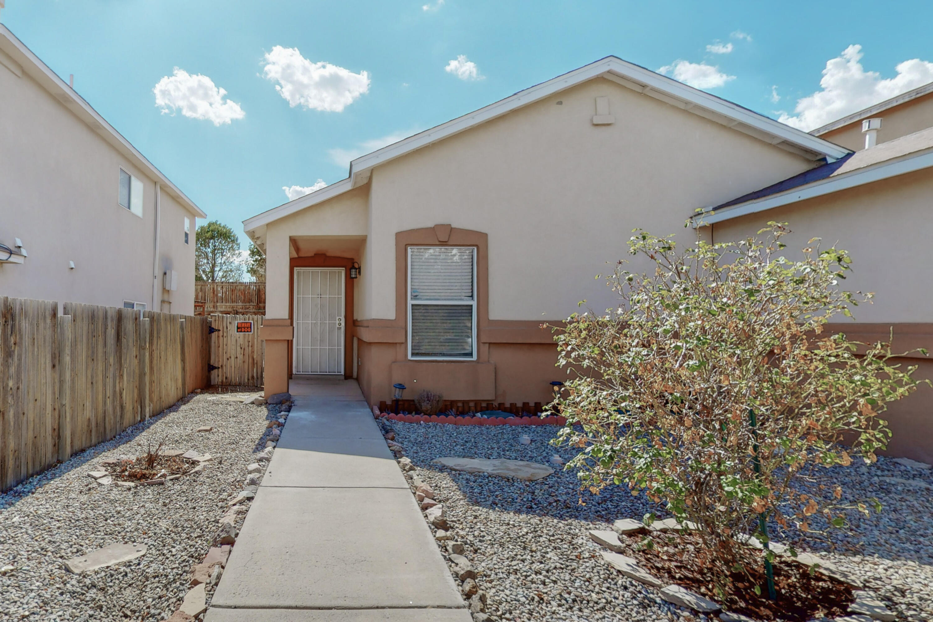 1309 Ojo Sarco Street SW
