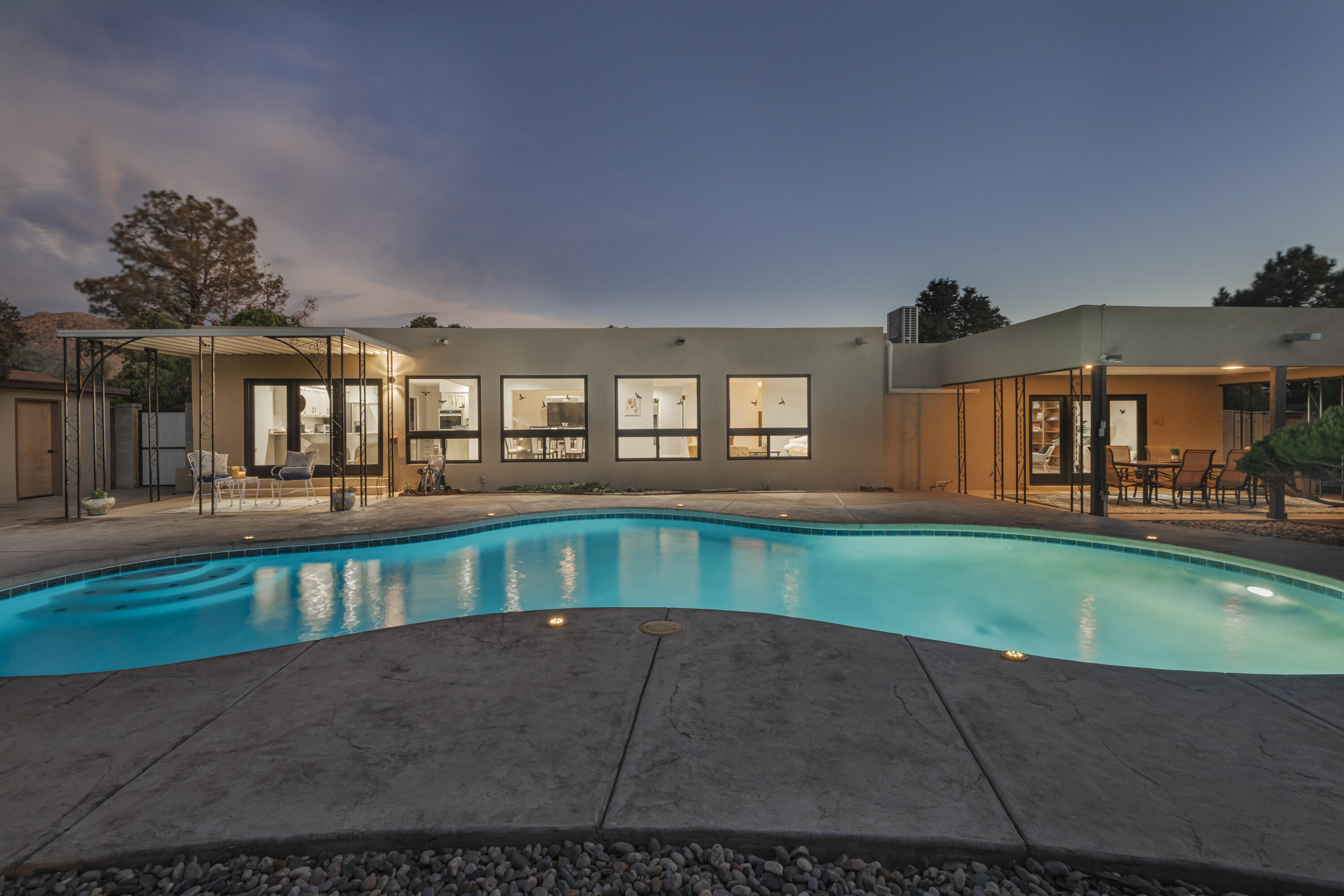 1333 Wagon Train Drive SE