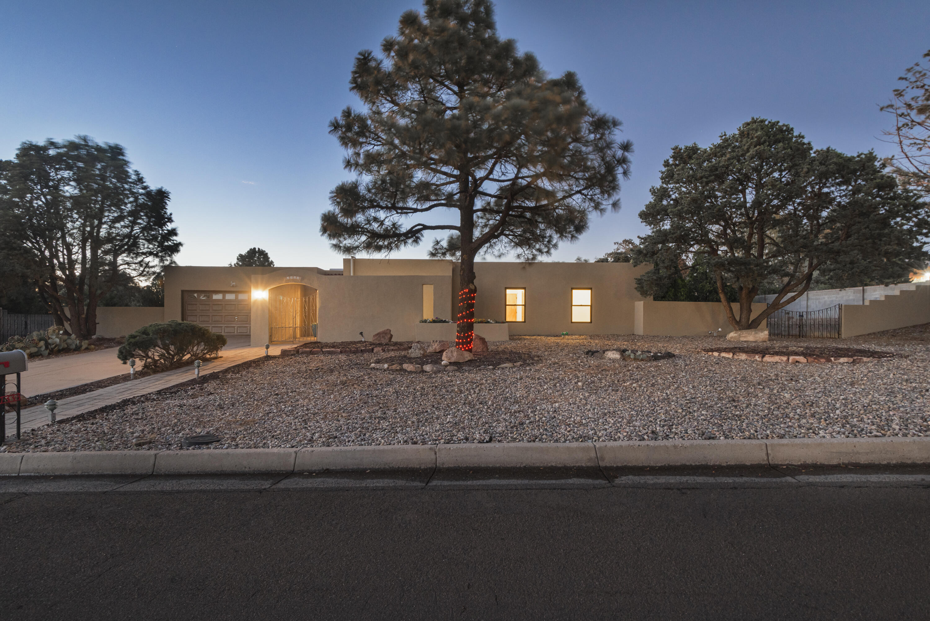 1333 Wagon Train Drive SE