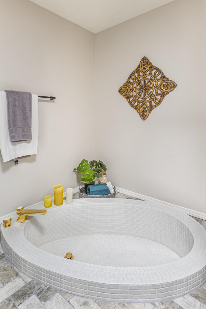 1333 Wagon Train Drive SE