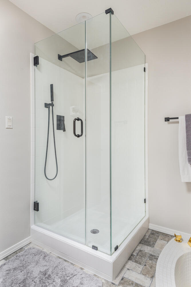 1333 Wagon Train Drive SE