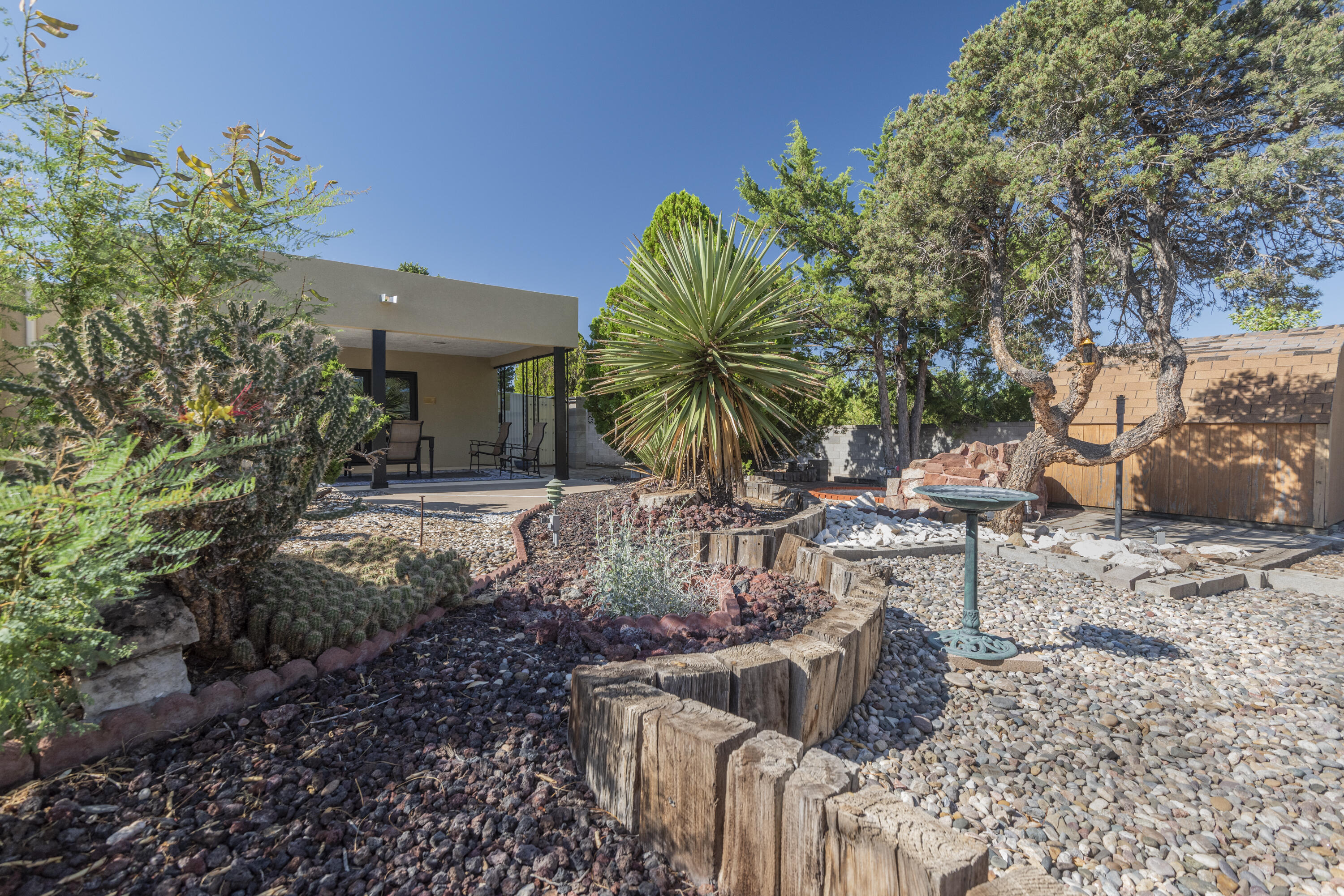 1333 Wagon Train Drive SE