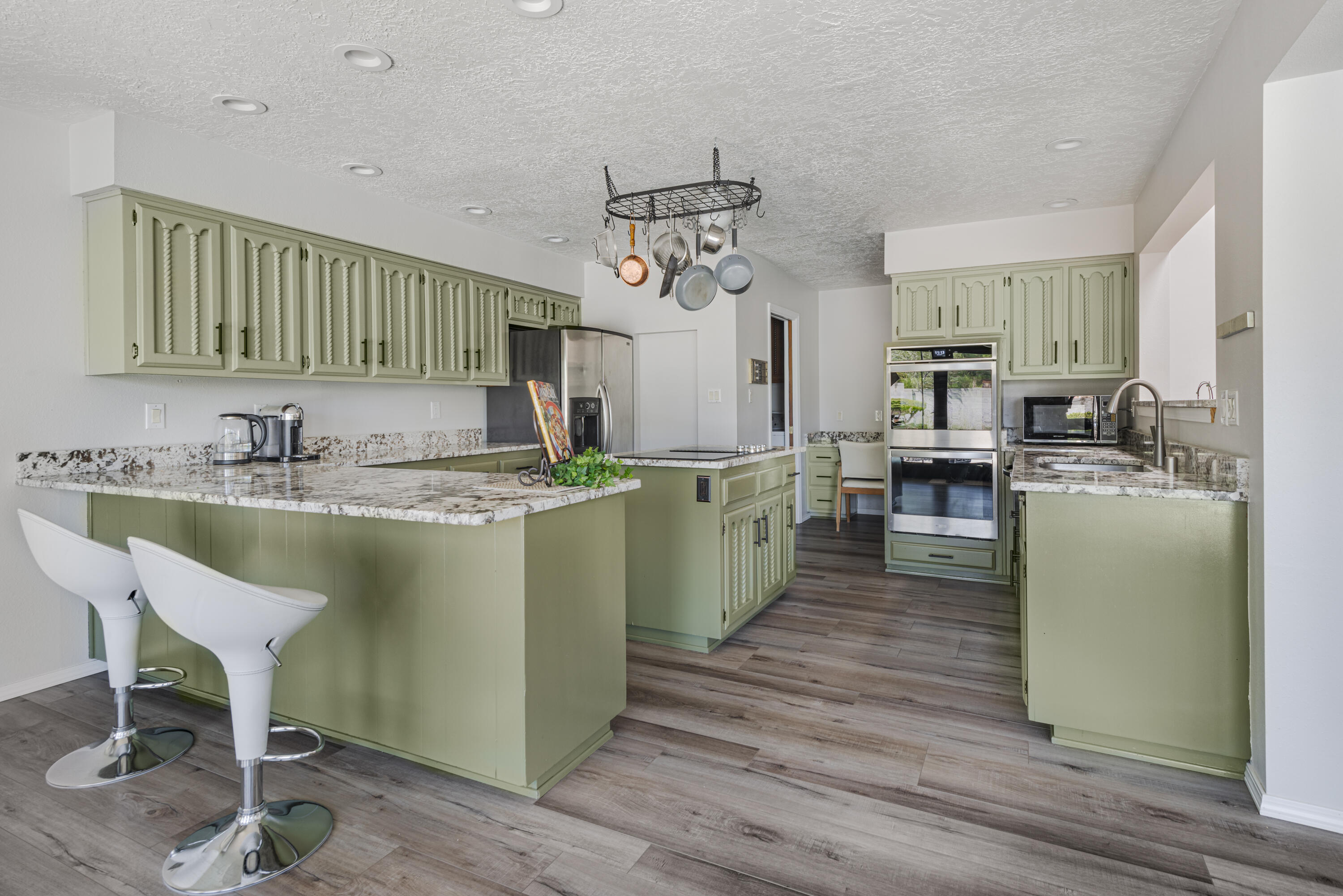 1333 Wagon Train Drive SE