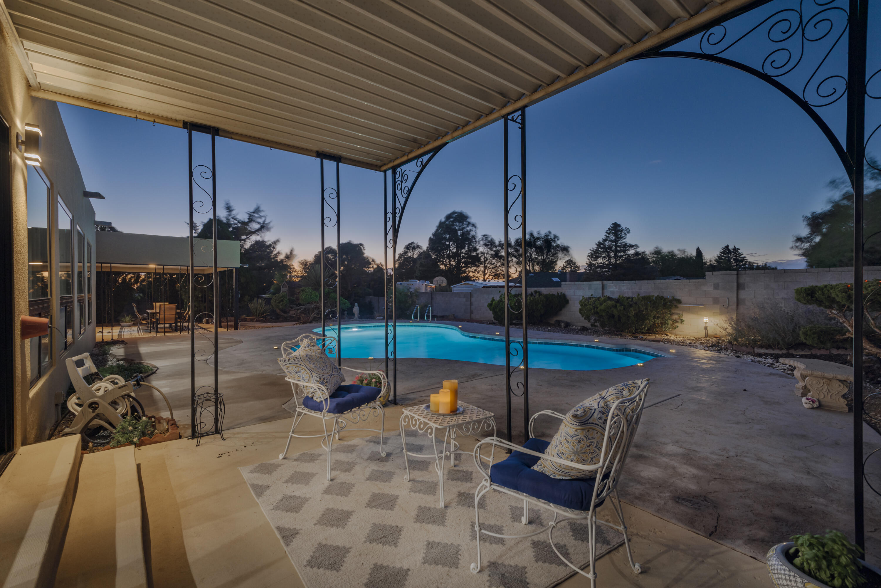 1333 Wagon Train Drive SE