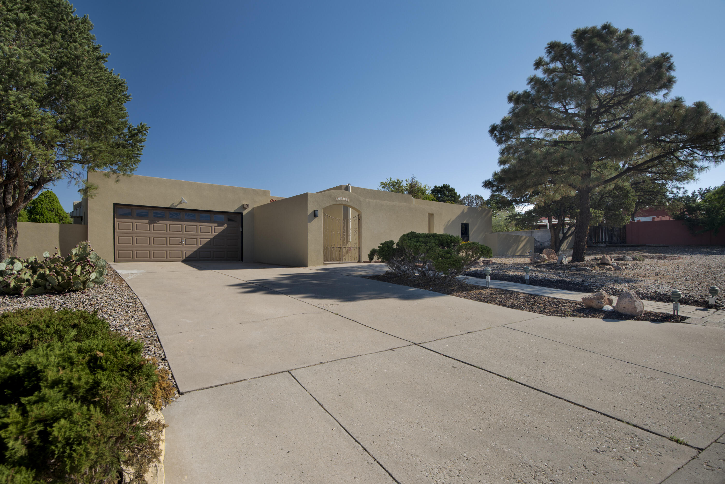 1333 Wagon Train Drive SE