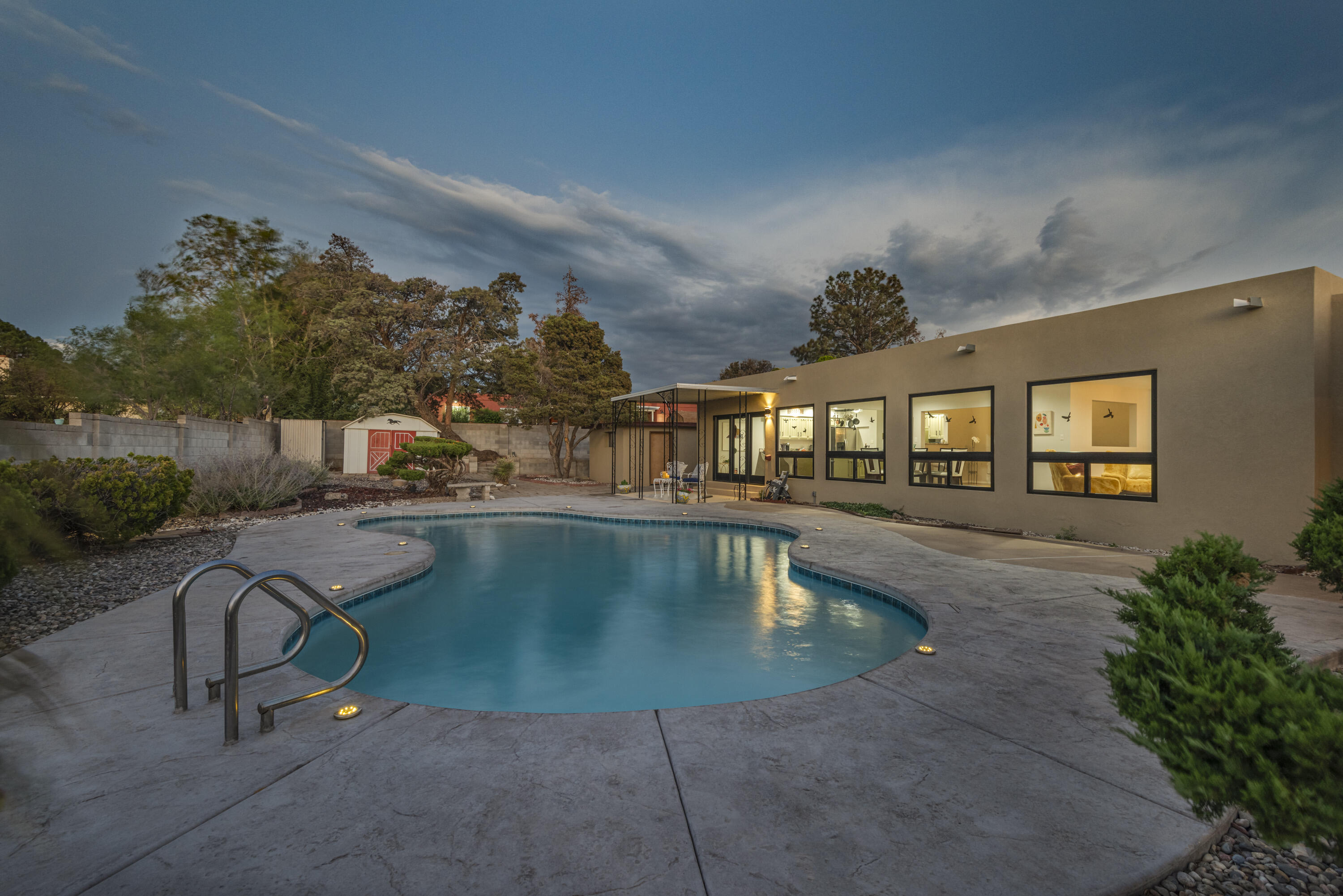 1333 Wagon Train Drive SE