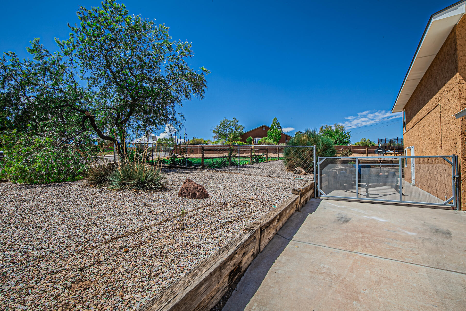 735 Canal Boulevard SW