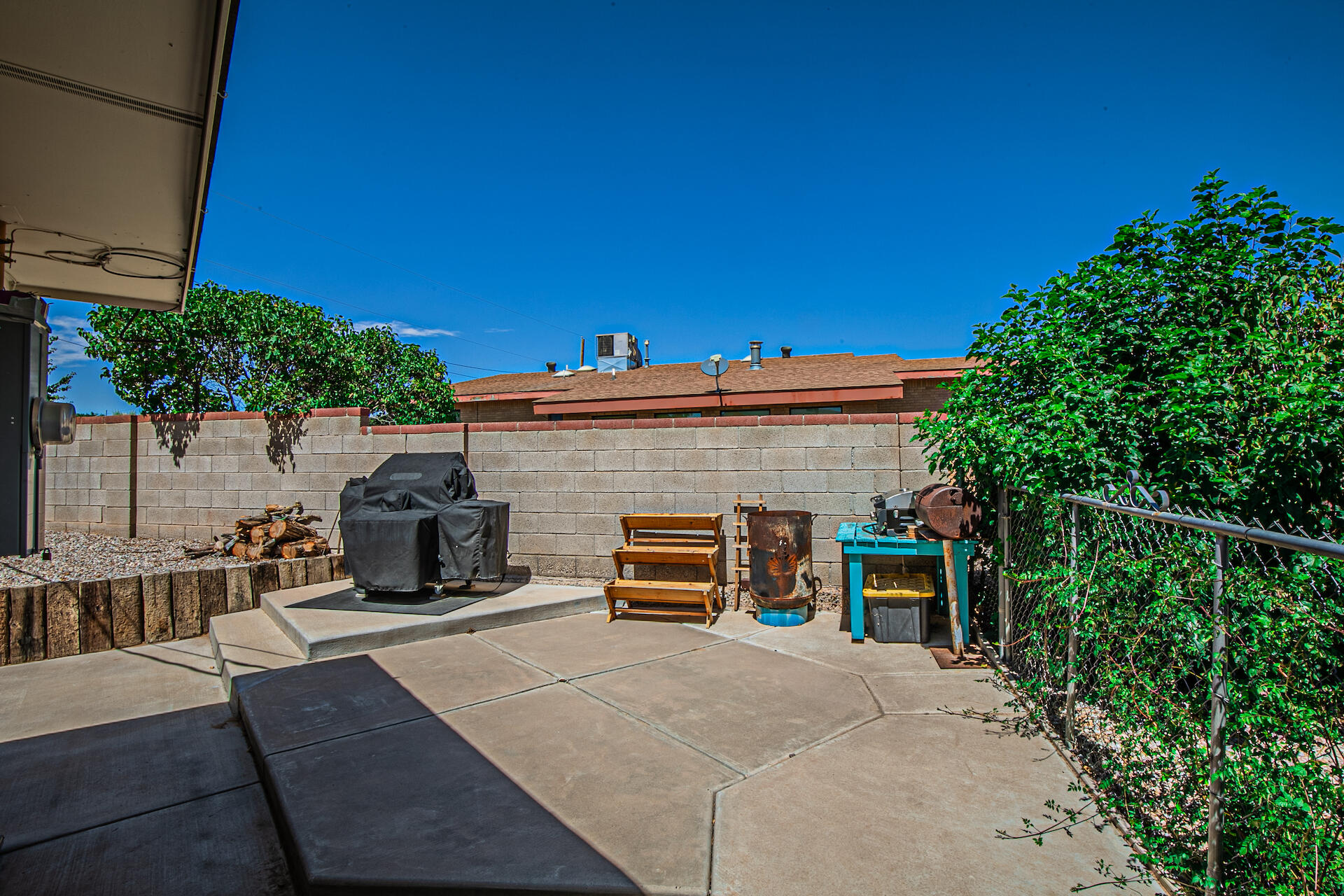 735 Canal Boulevard SW